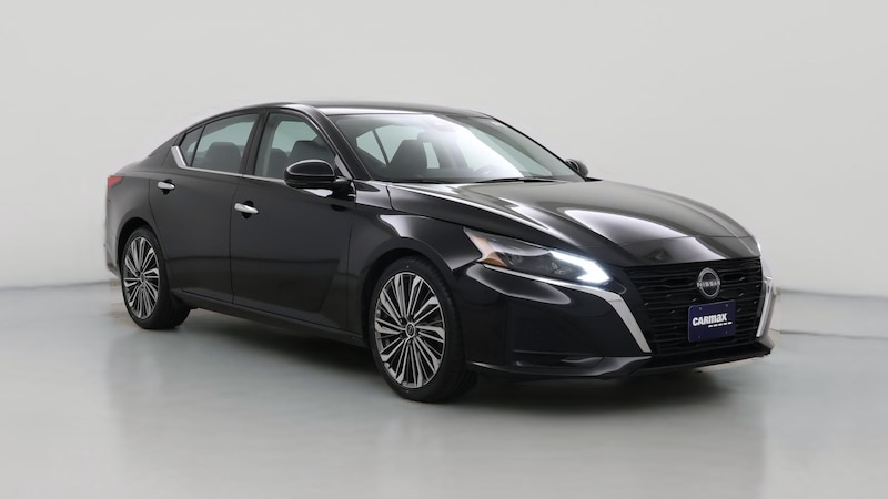 2023 Nissan Altima SL Hero Image