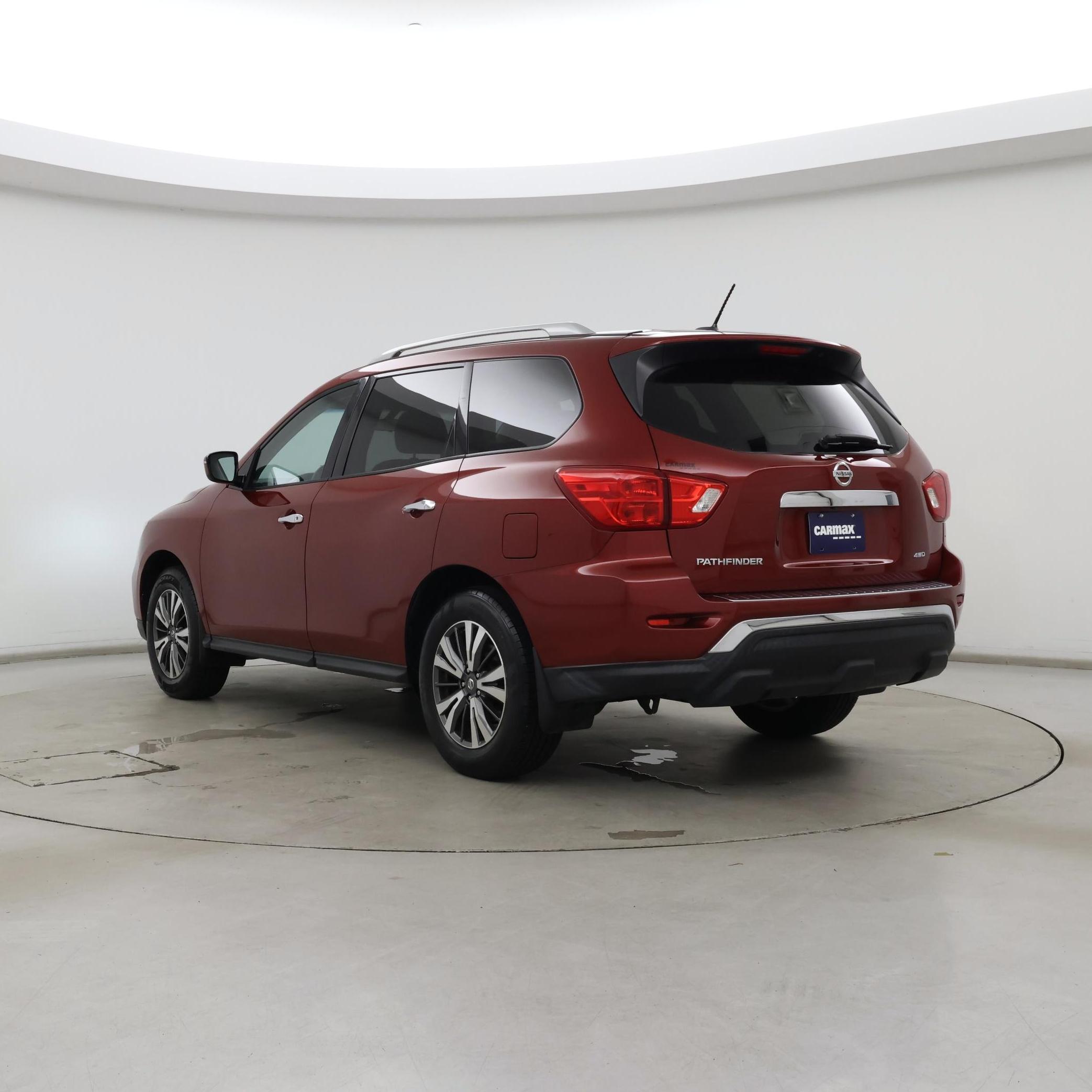 Thumbnail: 2017 Nissan Pathfinder - 2