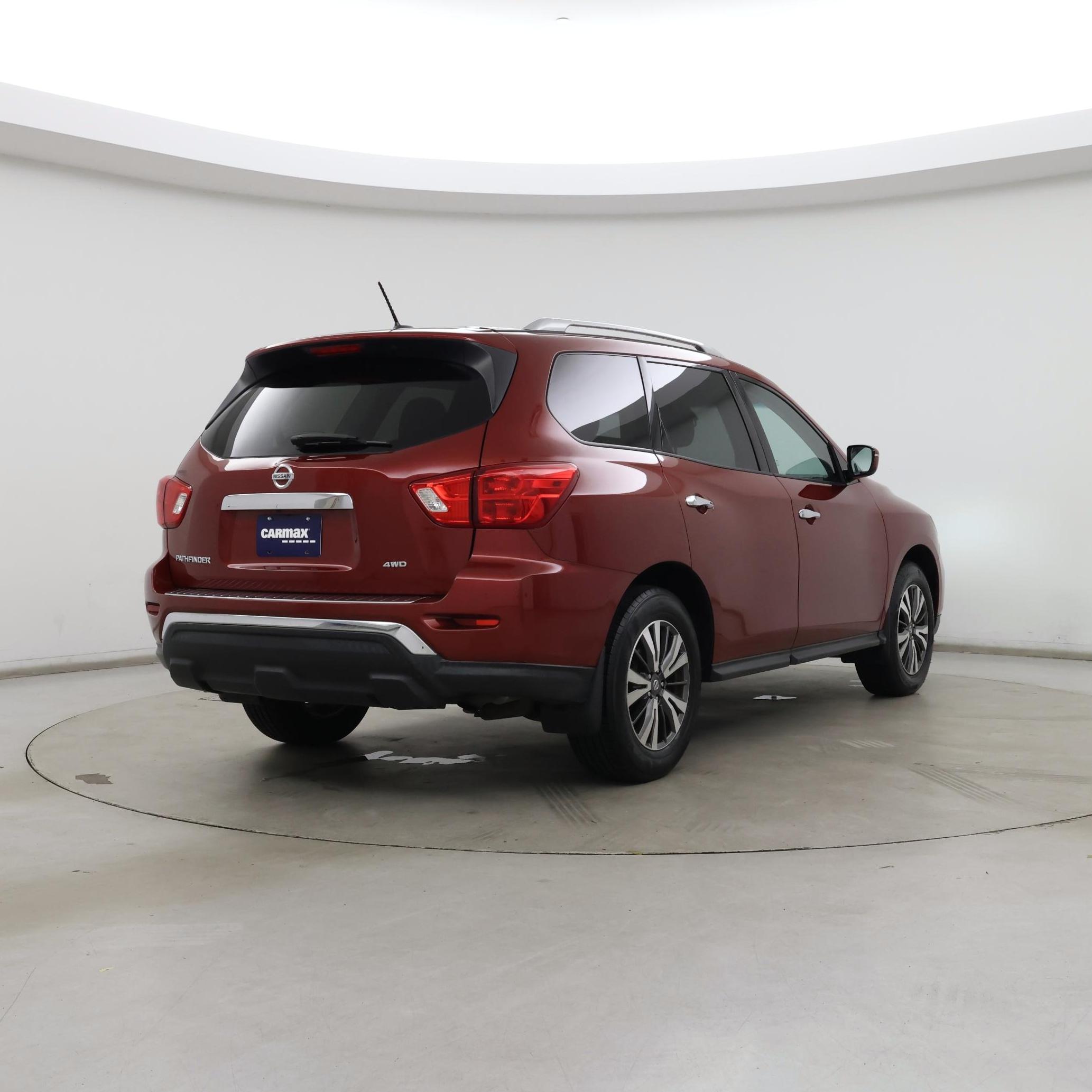 Thumbnail: 2017 Nissan Pathfinder - 8
