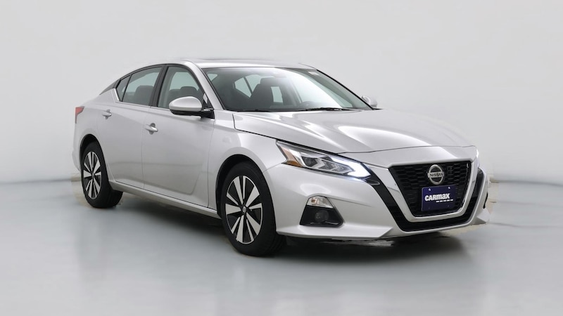 2020 Nissan Altima SV Hero Image
