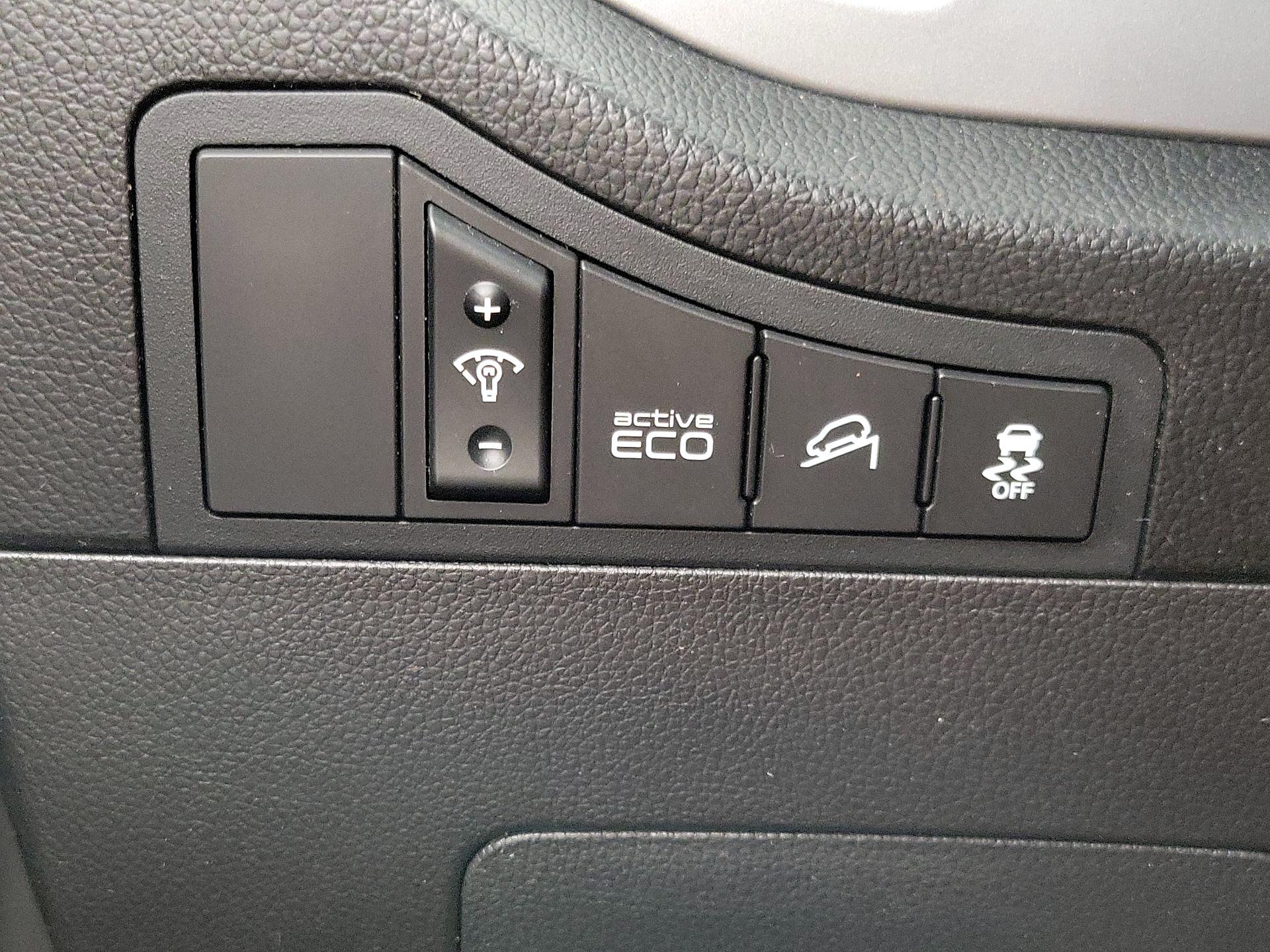 Thumbnail: 2015 Kia Sportage - 13