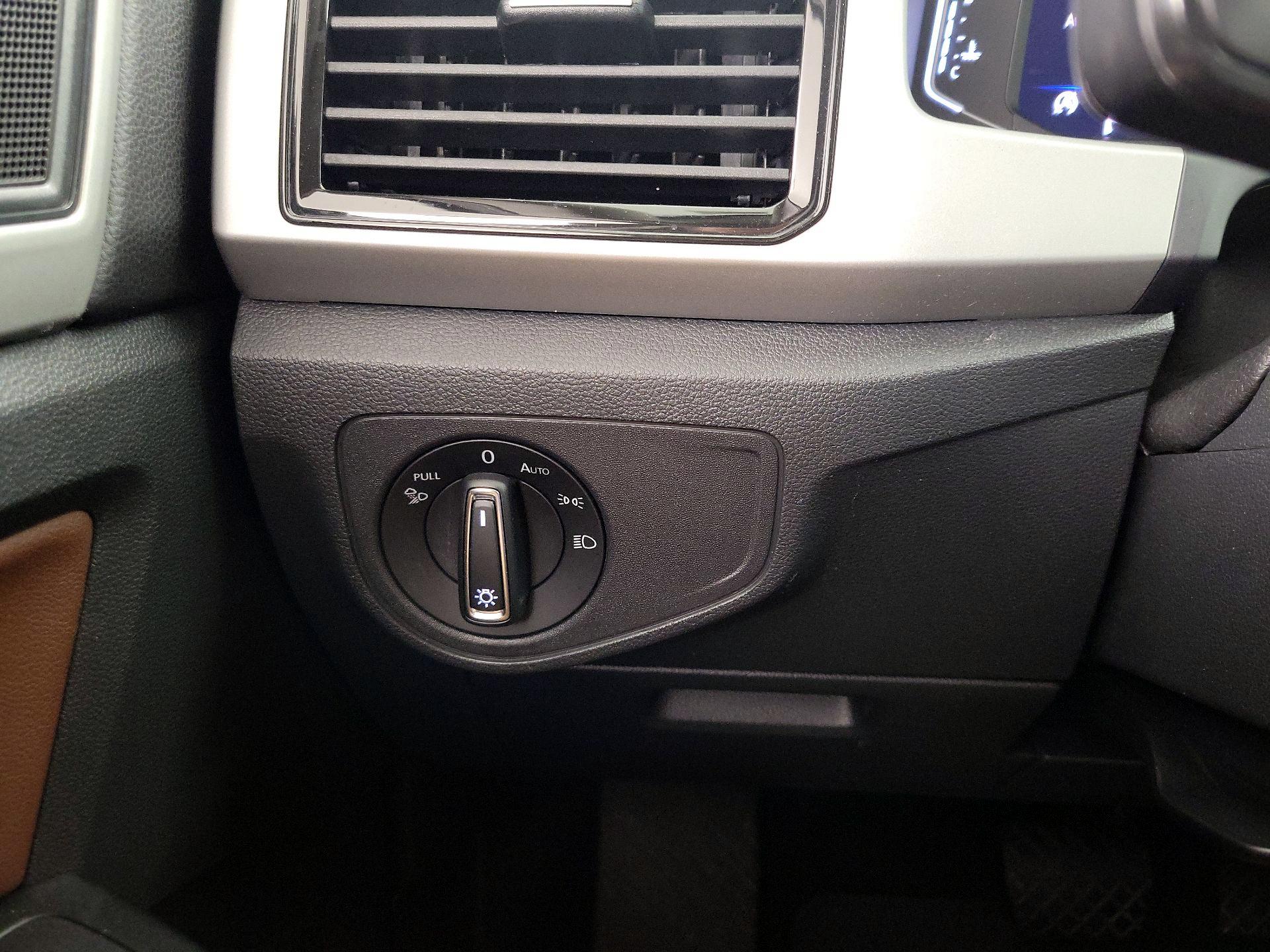 Thumbnail: 2021 Volkswagen Atlas - 13