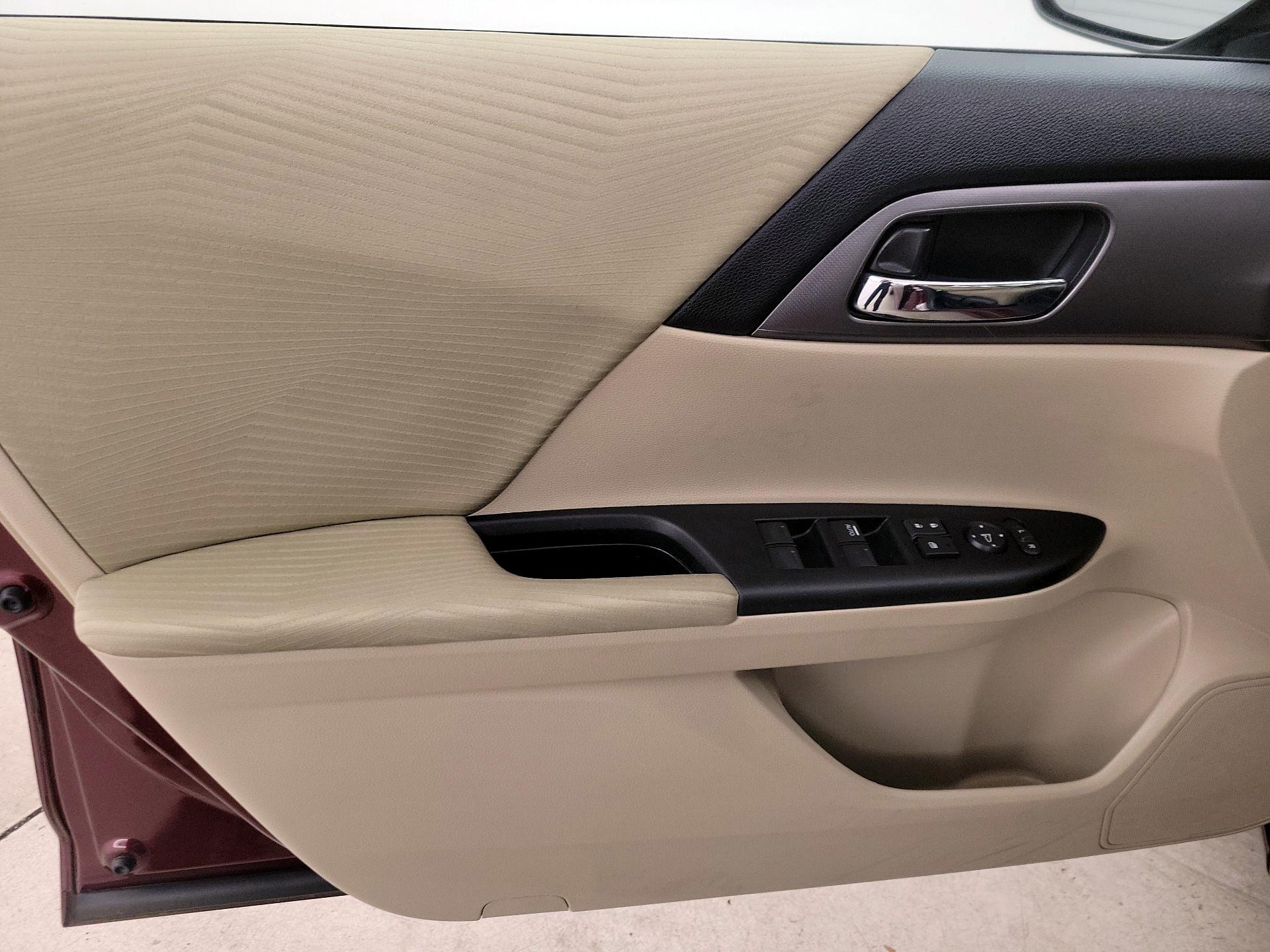 Thumbnail: 2015 Honda Accord - 12