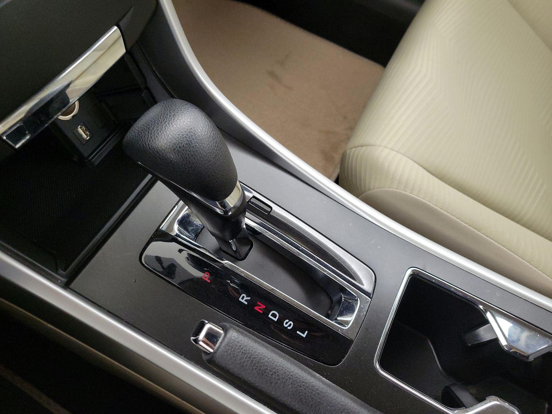Thumbnail: 2015 Honda Accord - 17