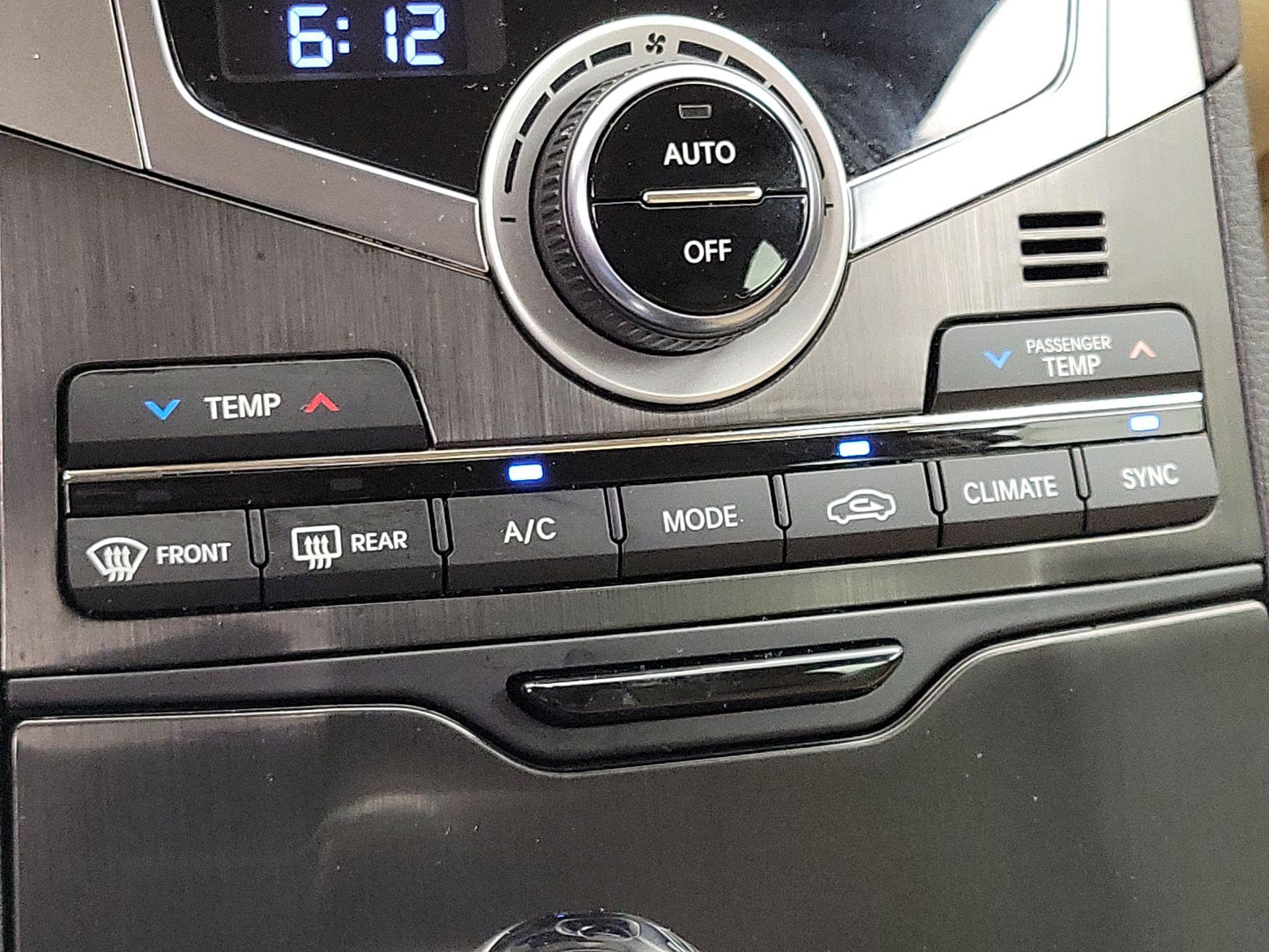 Thumbnail: 2016 Hyundai Azera - 17