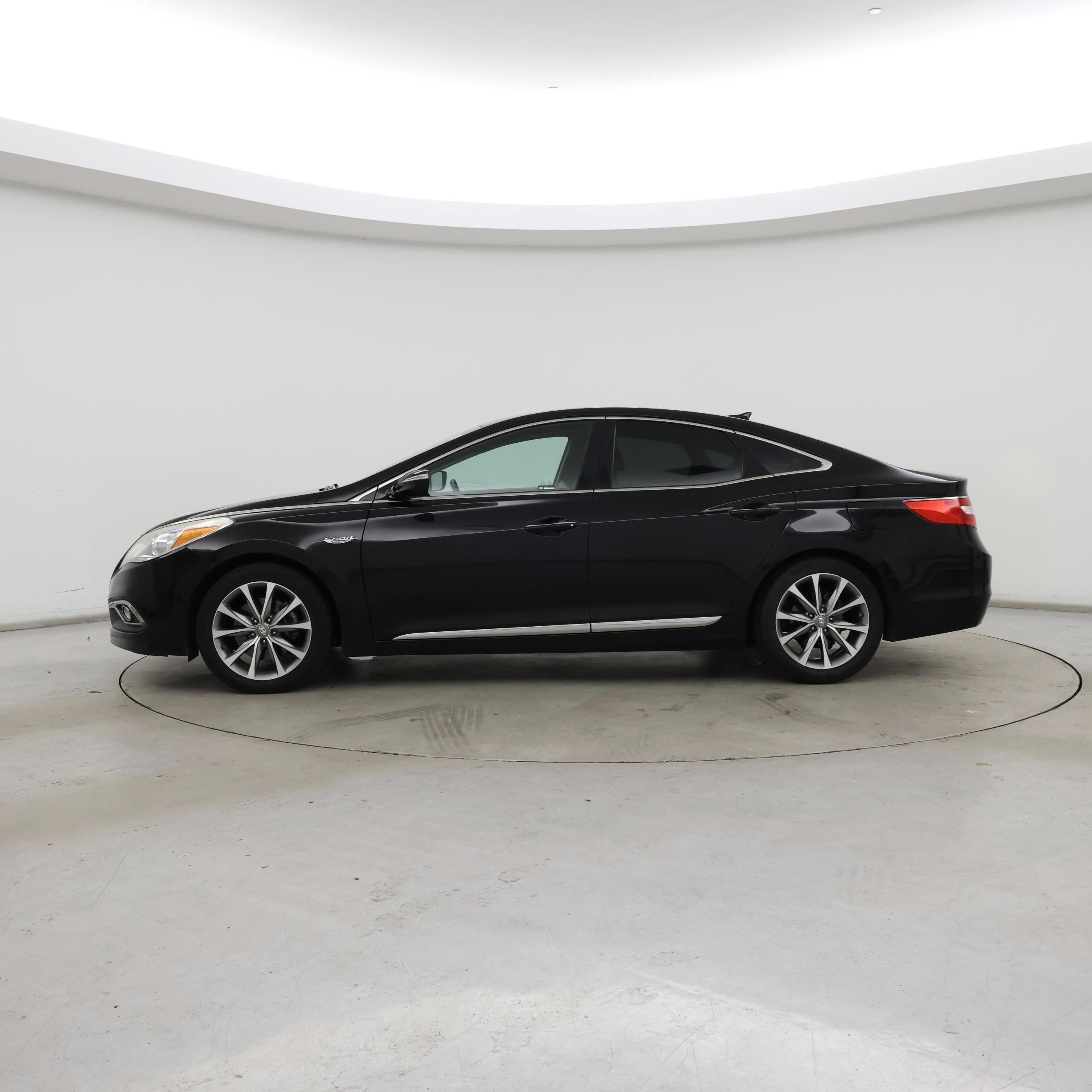 Thumbnail: 2016 Hyundai Azera - 3