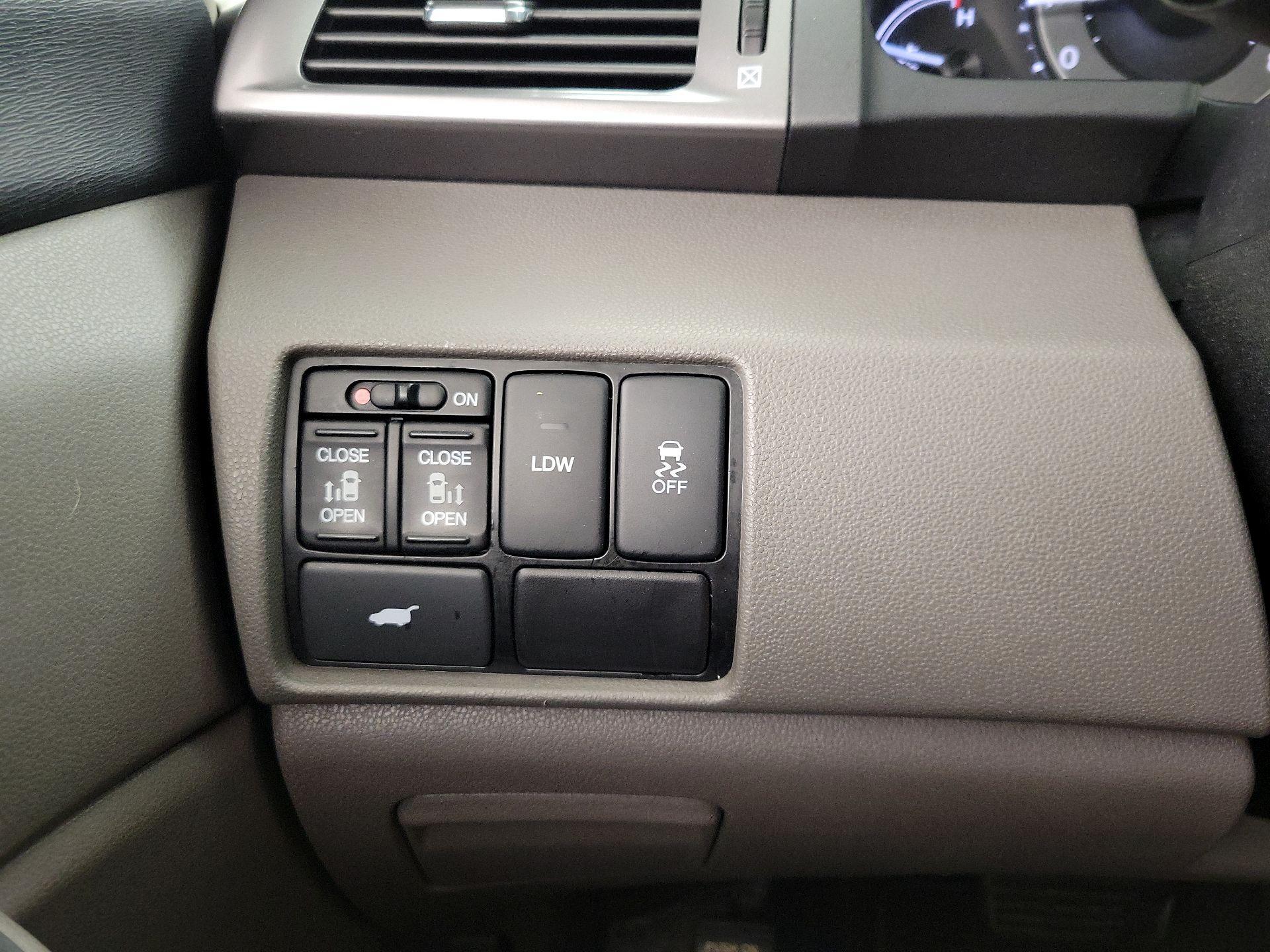 Thumbnail: 2014 Honda Odyssey - 13