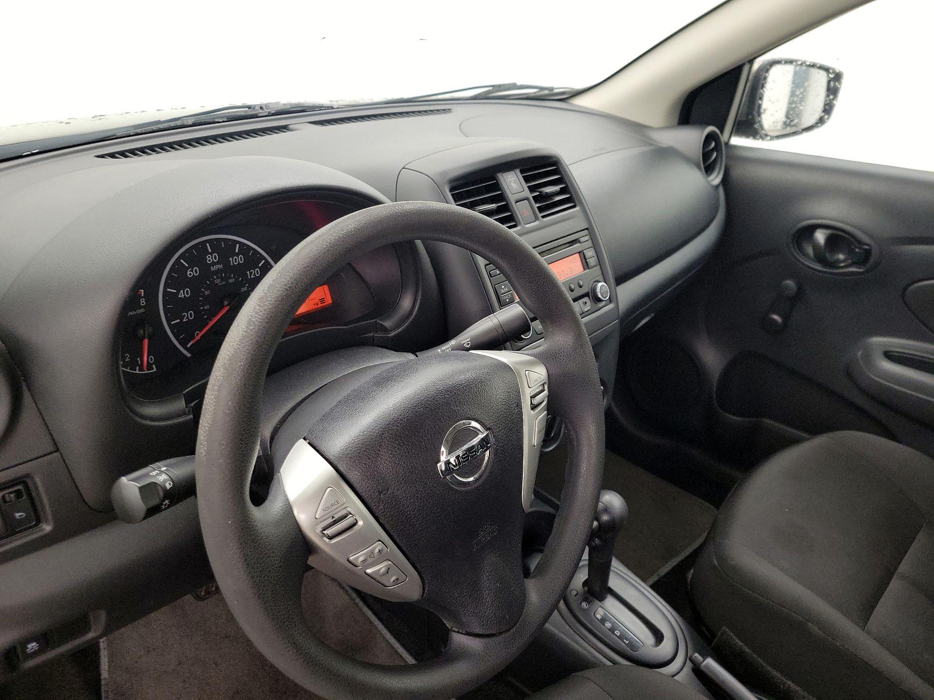 Thumbnail: 2016 Nissan Versa - 9