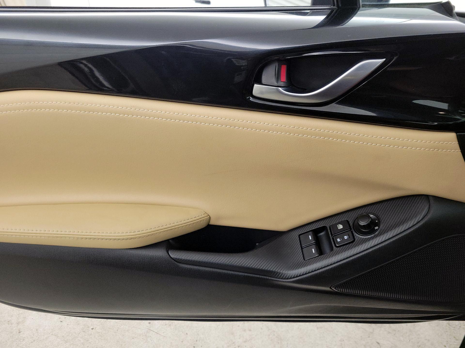 Thumbnail: 2016 Mazda MX-5 Miata - 12