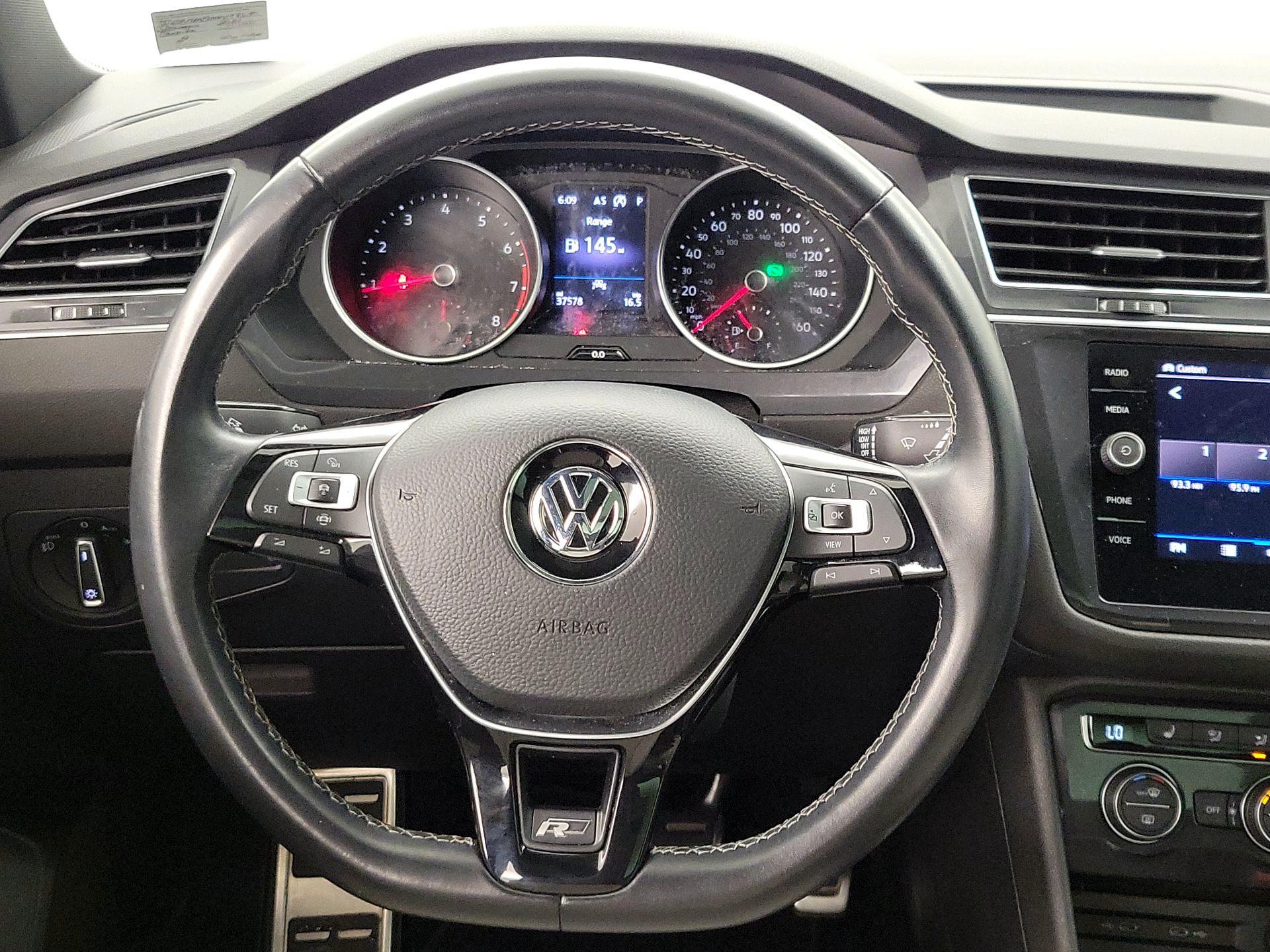 Thumbnail: 2021 Volkswagen Tiguan - 10