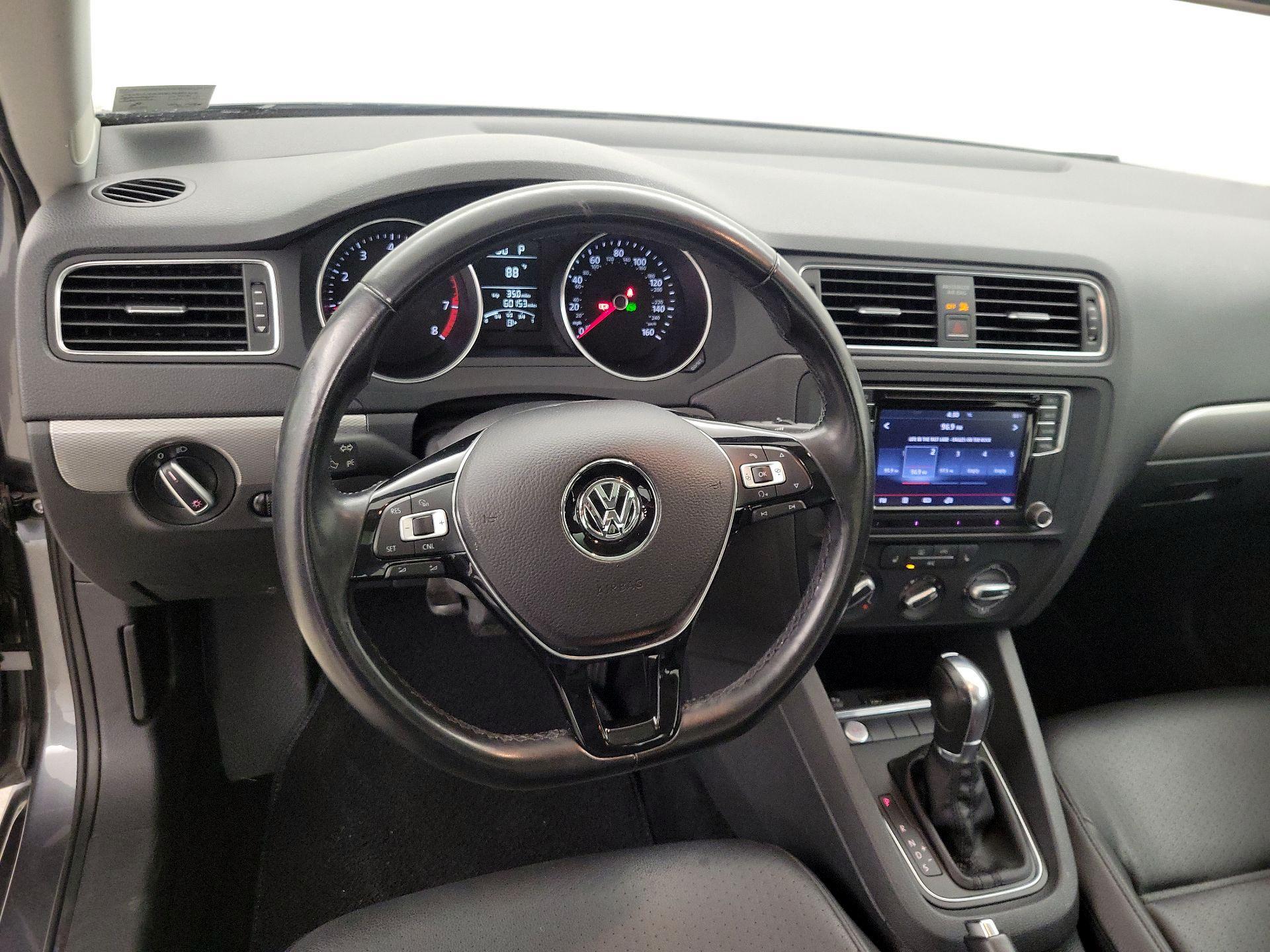 Thumbnail: 2016 Volkswagen Jetta - 10