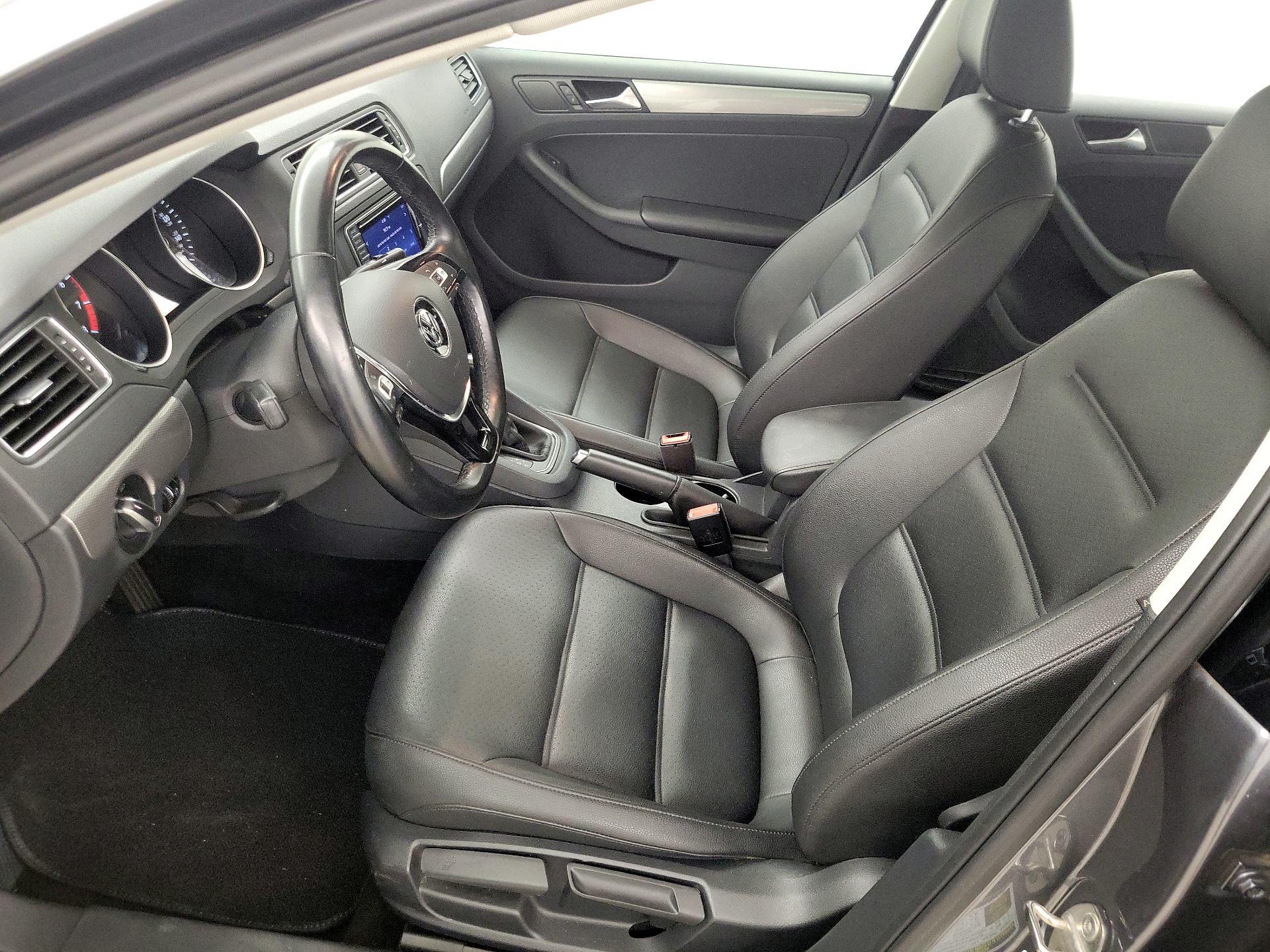 Thumbnail: 2016 Volkswagen Jetta - 11