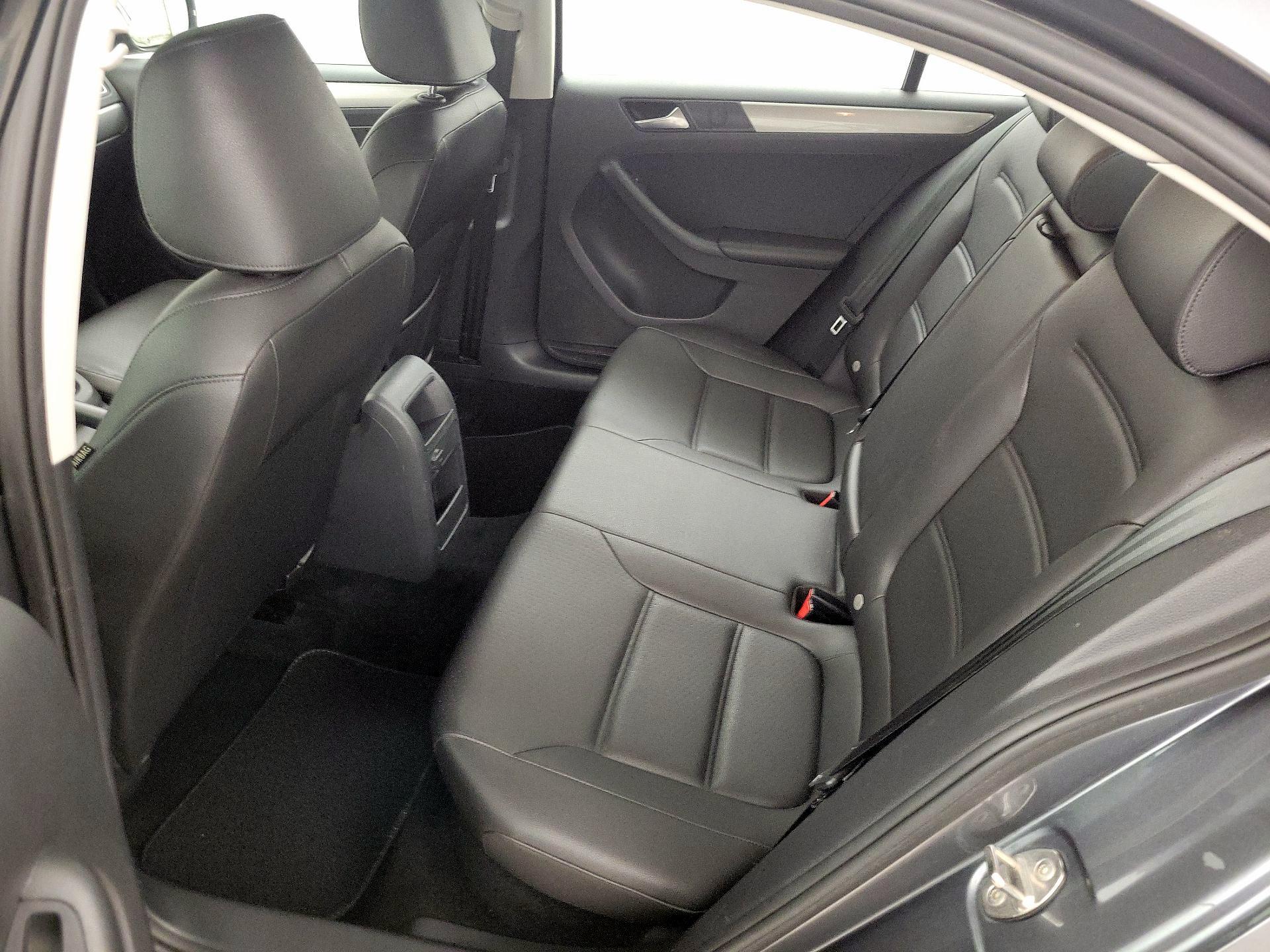 Thumbnail: 2016 Volkswagen Jetta - 20