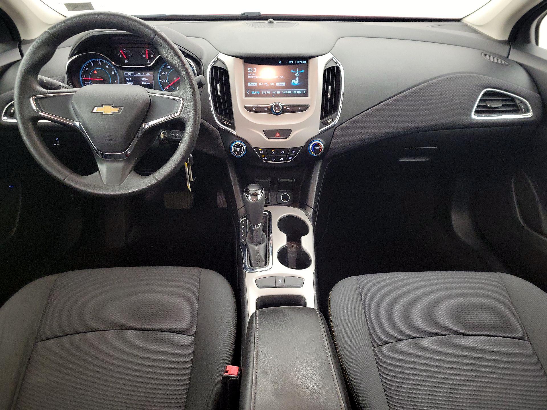 Thumbnail: 2018 Chevrolet Cruze - 9
