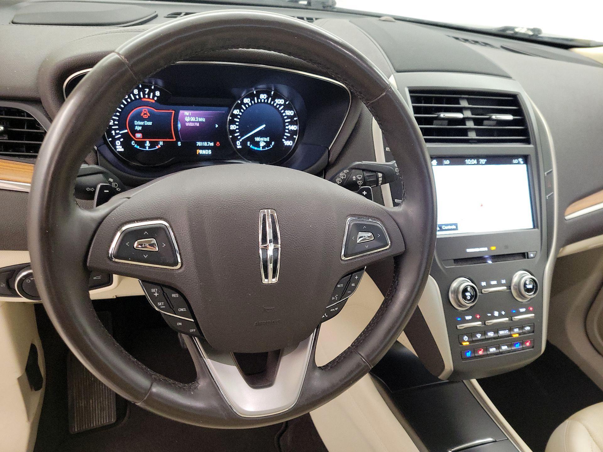 Thumbnail: 2016 Lincoln MKC - 10