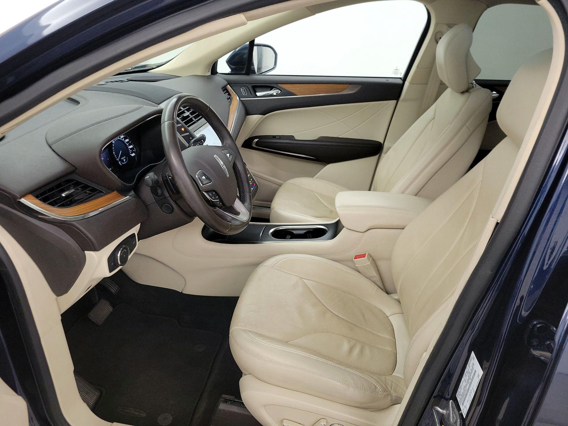 Thumbnail: 2016 Lincoln MKC - 11