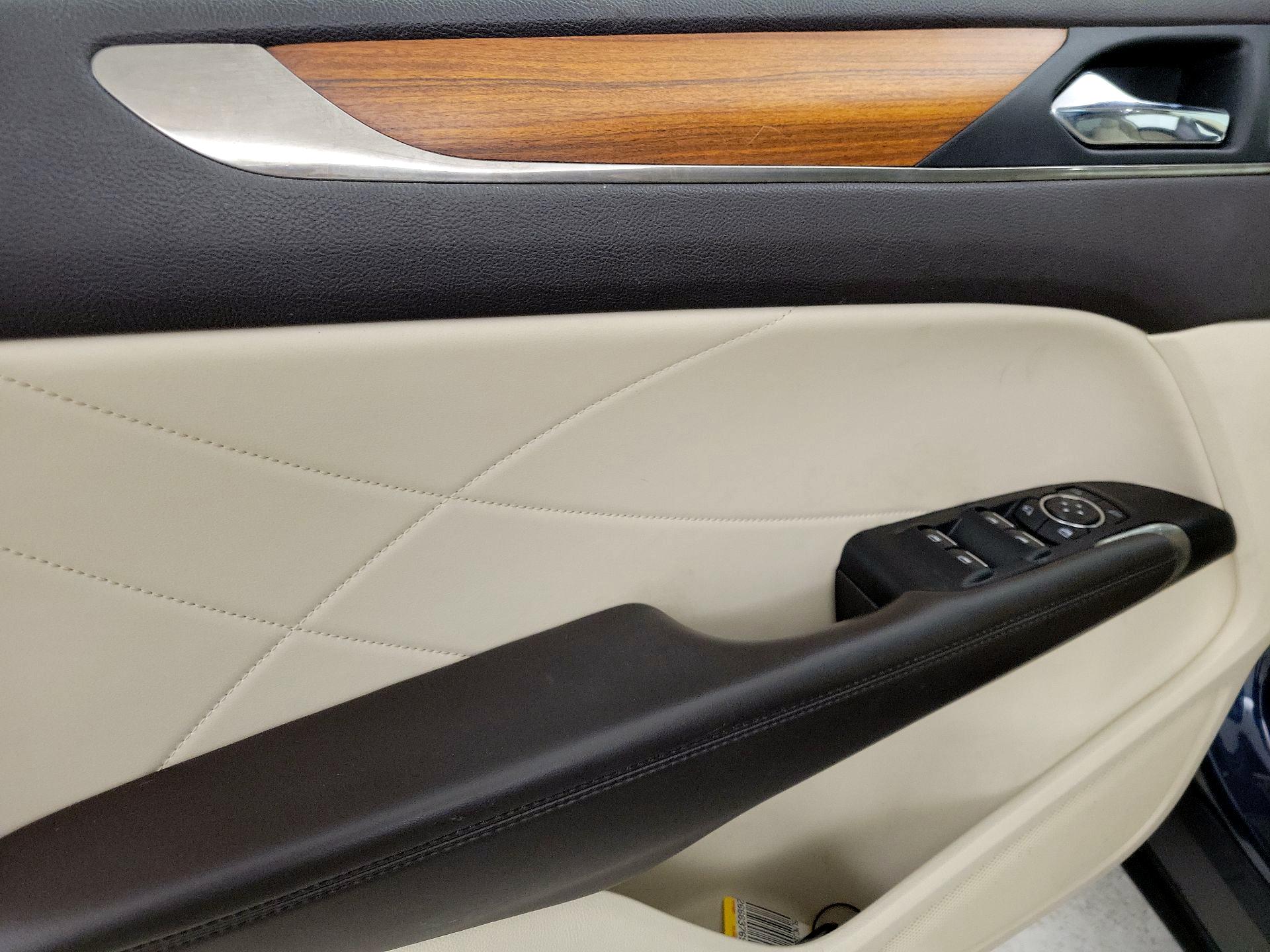 Thumbnail: 2016 Lincoln MKC - 12