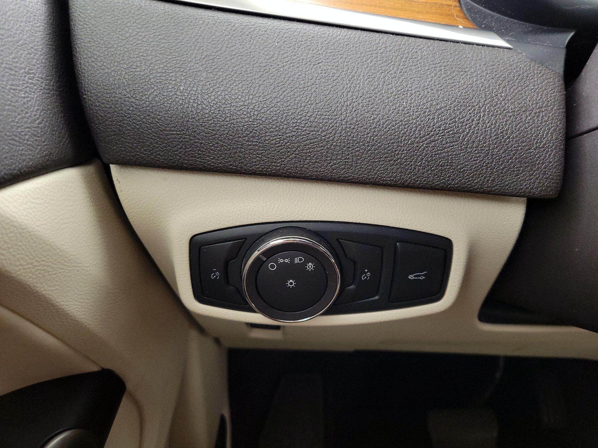 Thumbnail: 2016 Lincoln MKC - 13