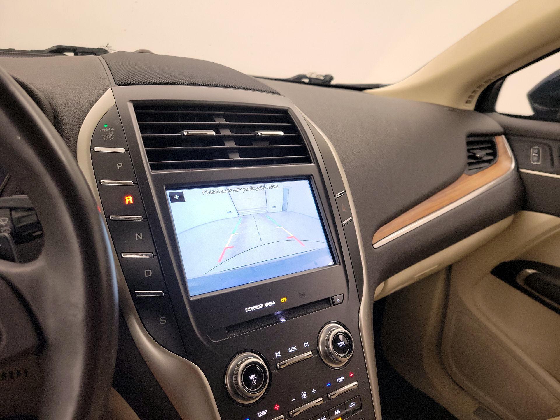 Thumbnail: 2016 Lincoln MKC - 15