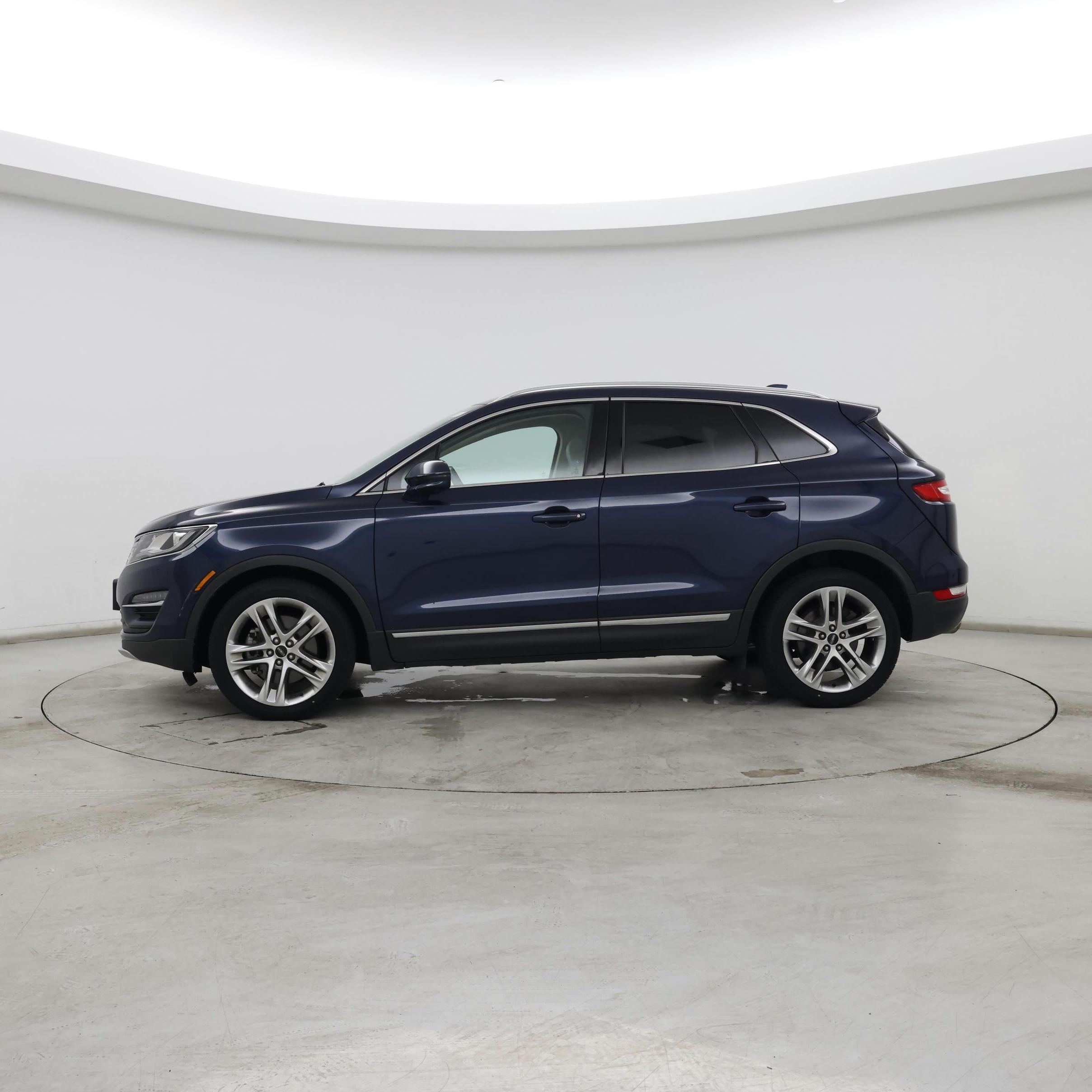 Thumbnail: 2016 Lincoln MKC - 3