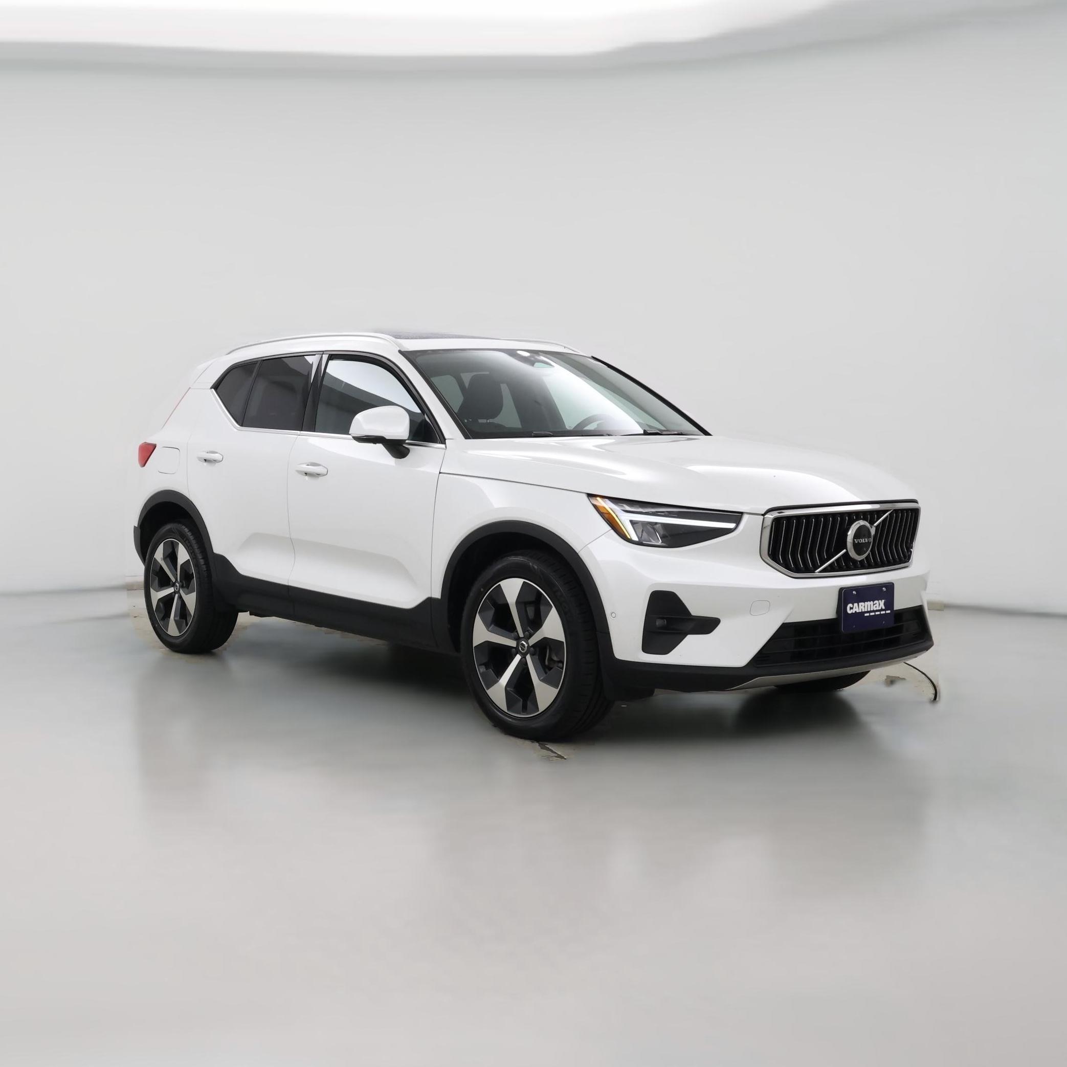 Thumbnail: 2023 Volvo XC40 - 1