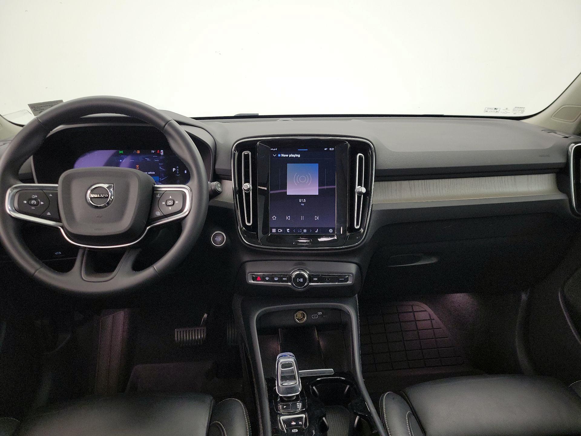 Thumbnail: 2023 Volvo XC40 - 9