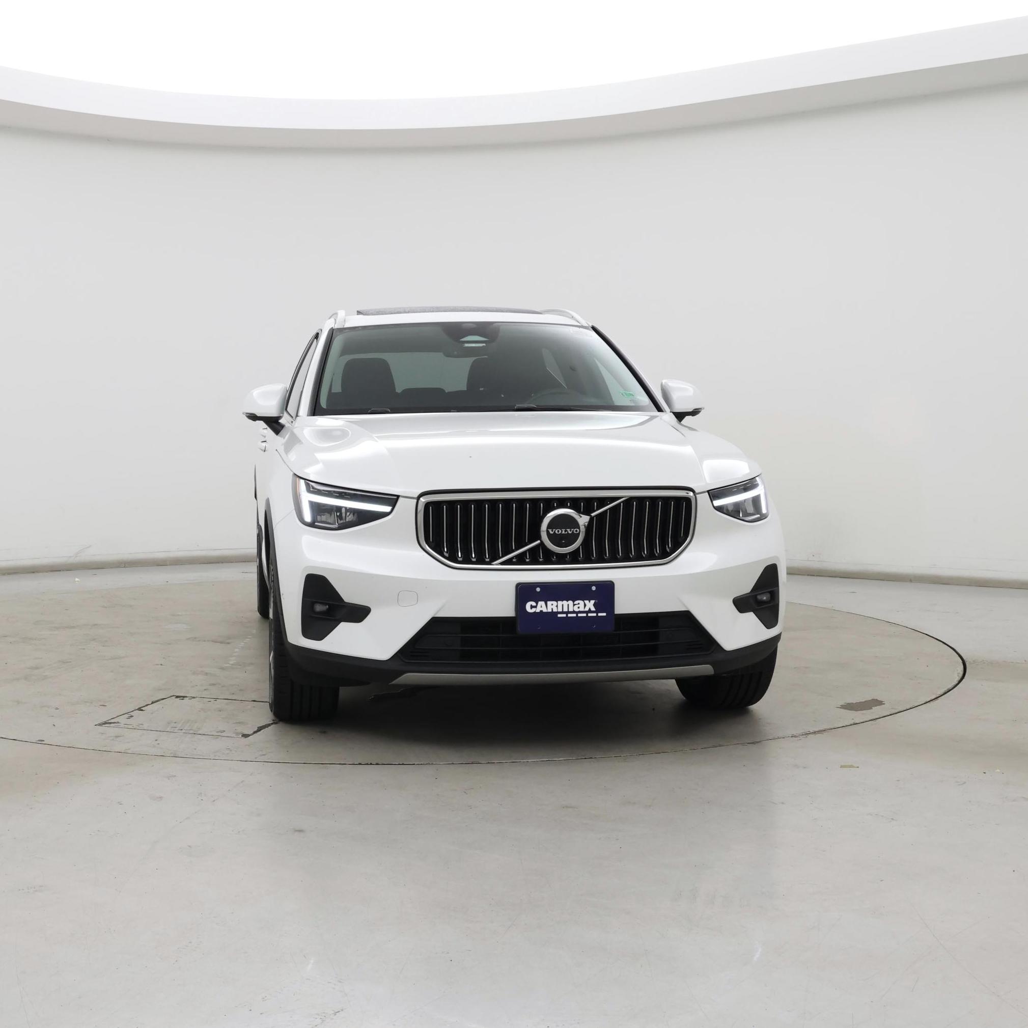 Thumbnail: 2023 Volvo XC40 - 5