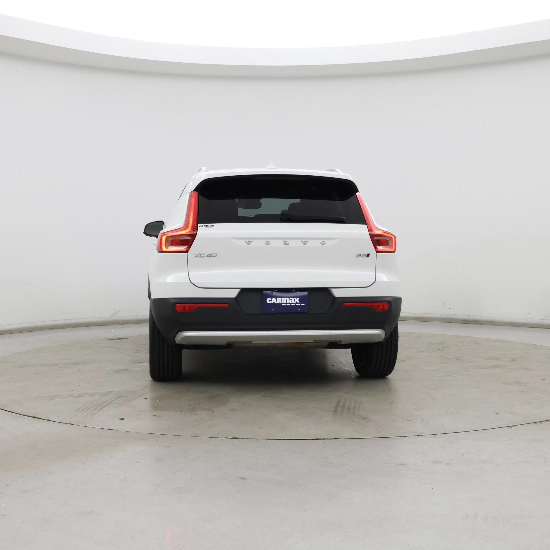 Thumbnail: 2023 Volvo XC40 - 6