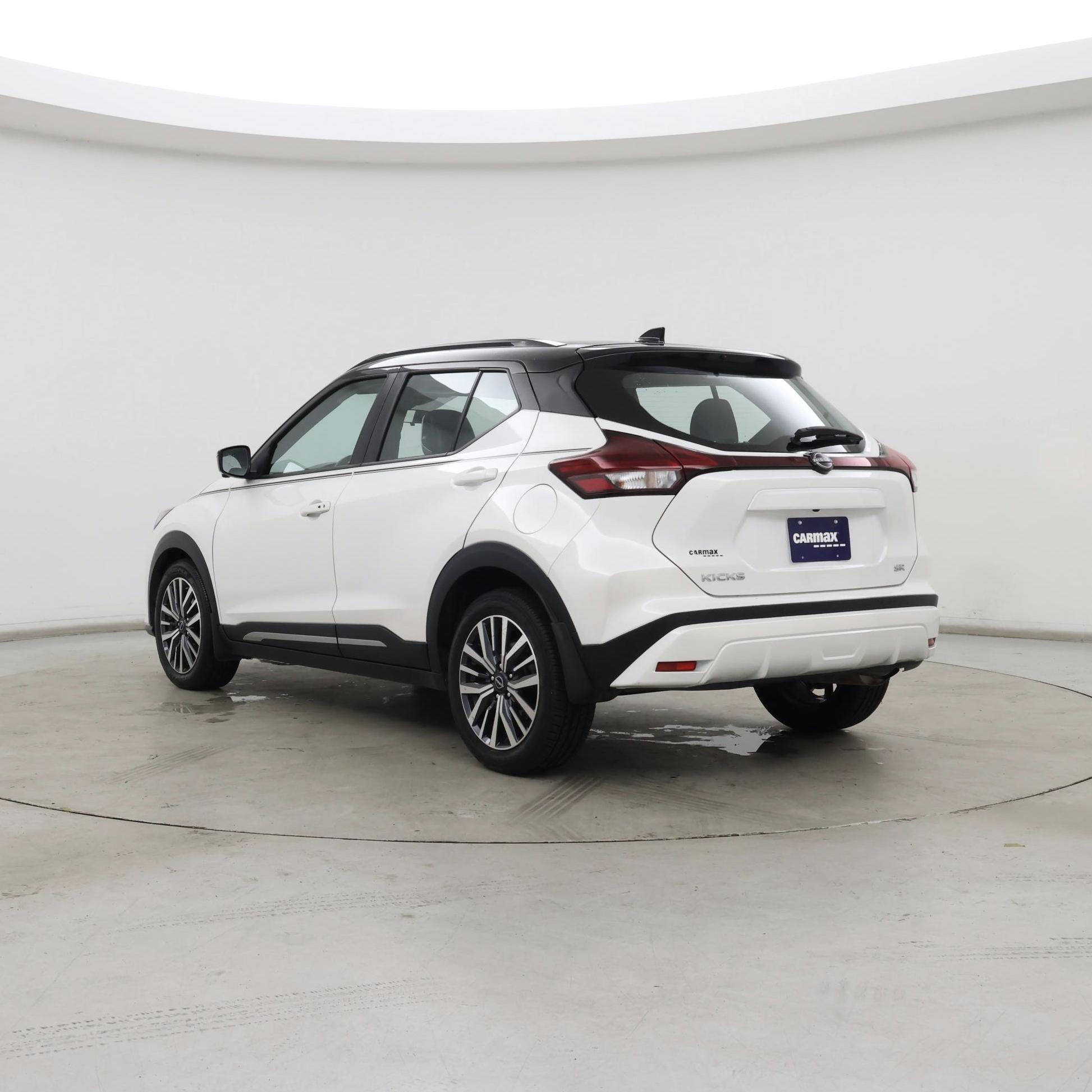 Thumbnail: 2023 Nissan Kicks - 2