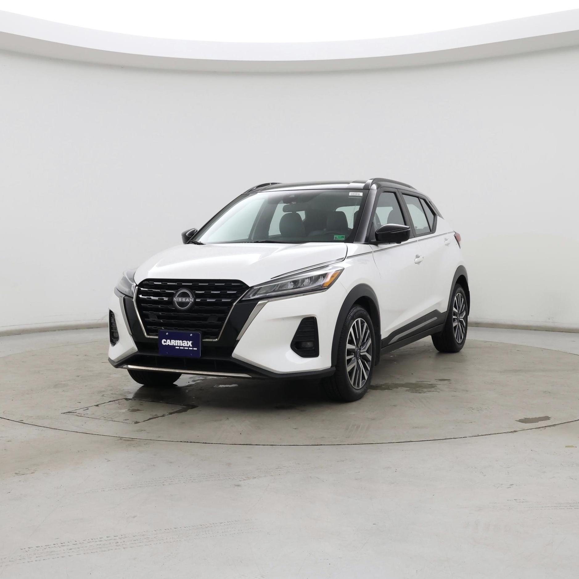 Thumbnail: 2023 Nissan Kicks - 4
