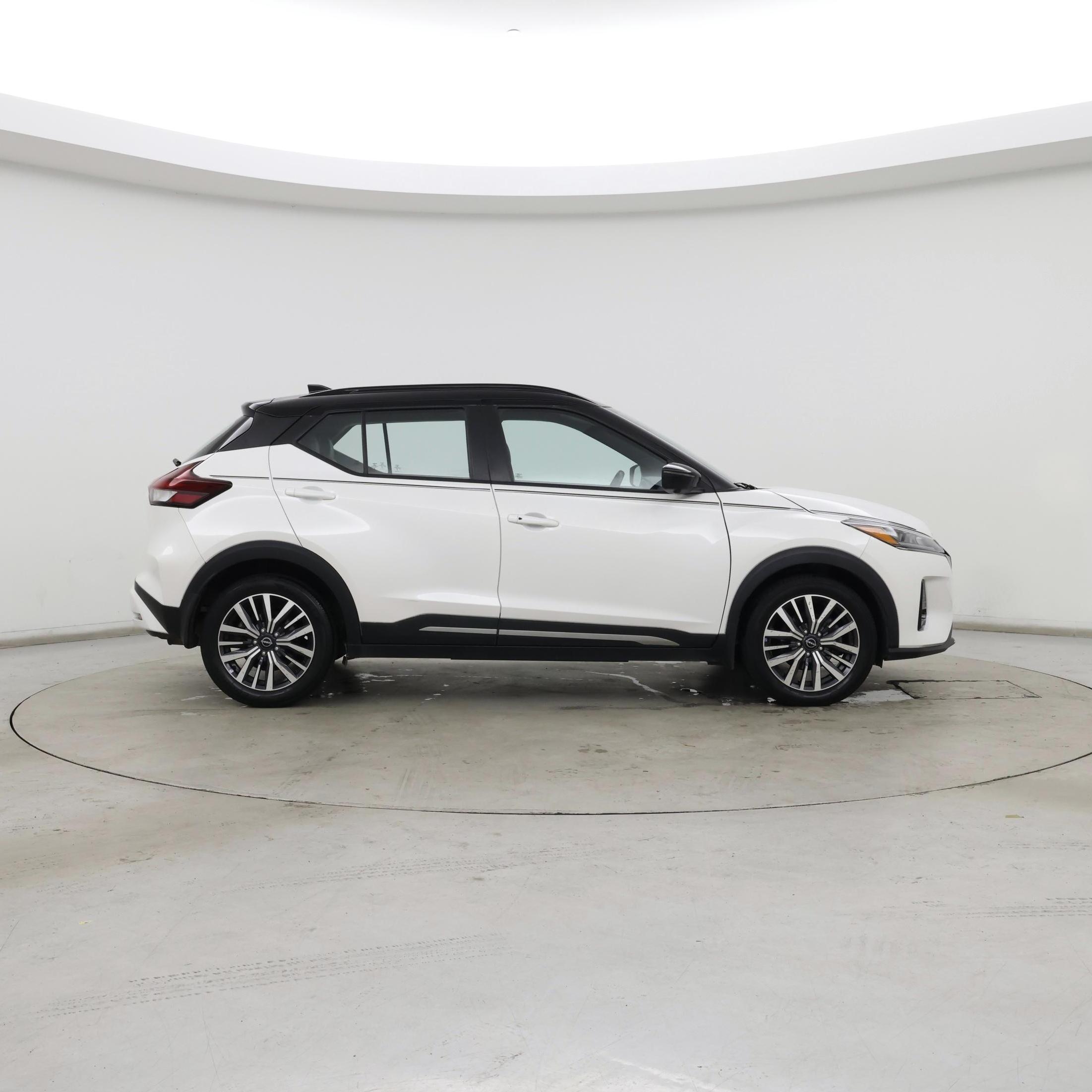 Thumbnail: 2023 Nissan Kicks - 7