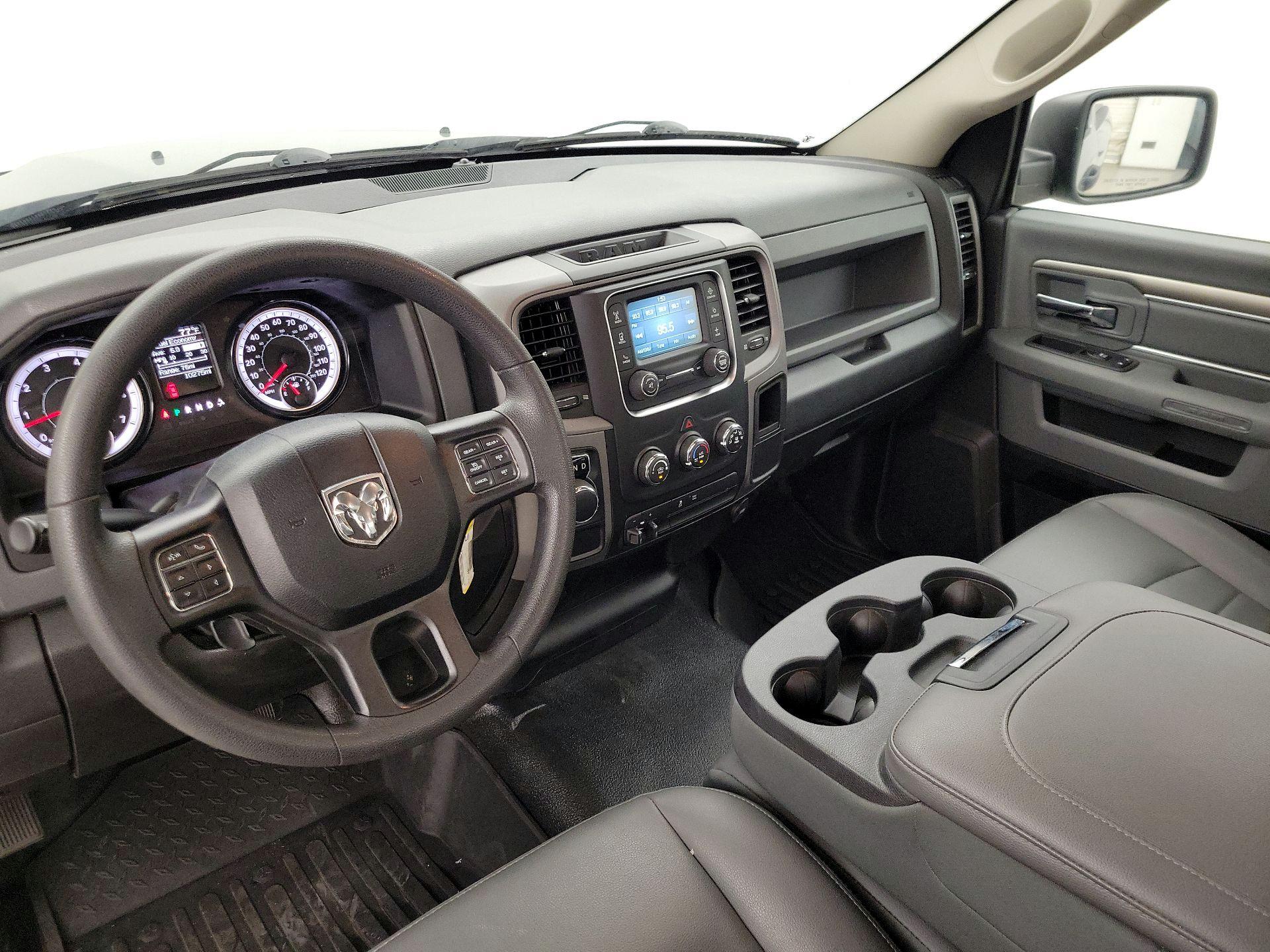 Thumbnail: 2020 RAM 1500 Classic - 9
