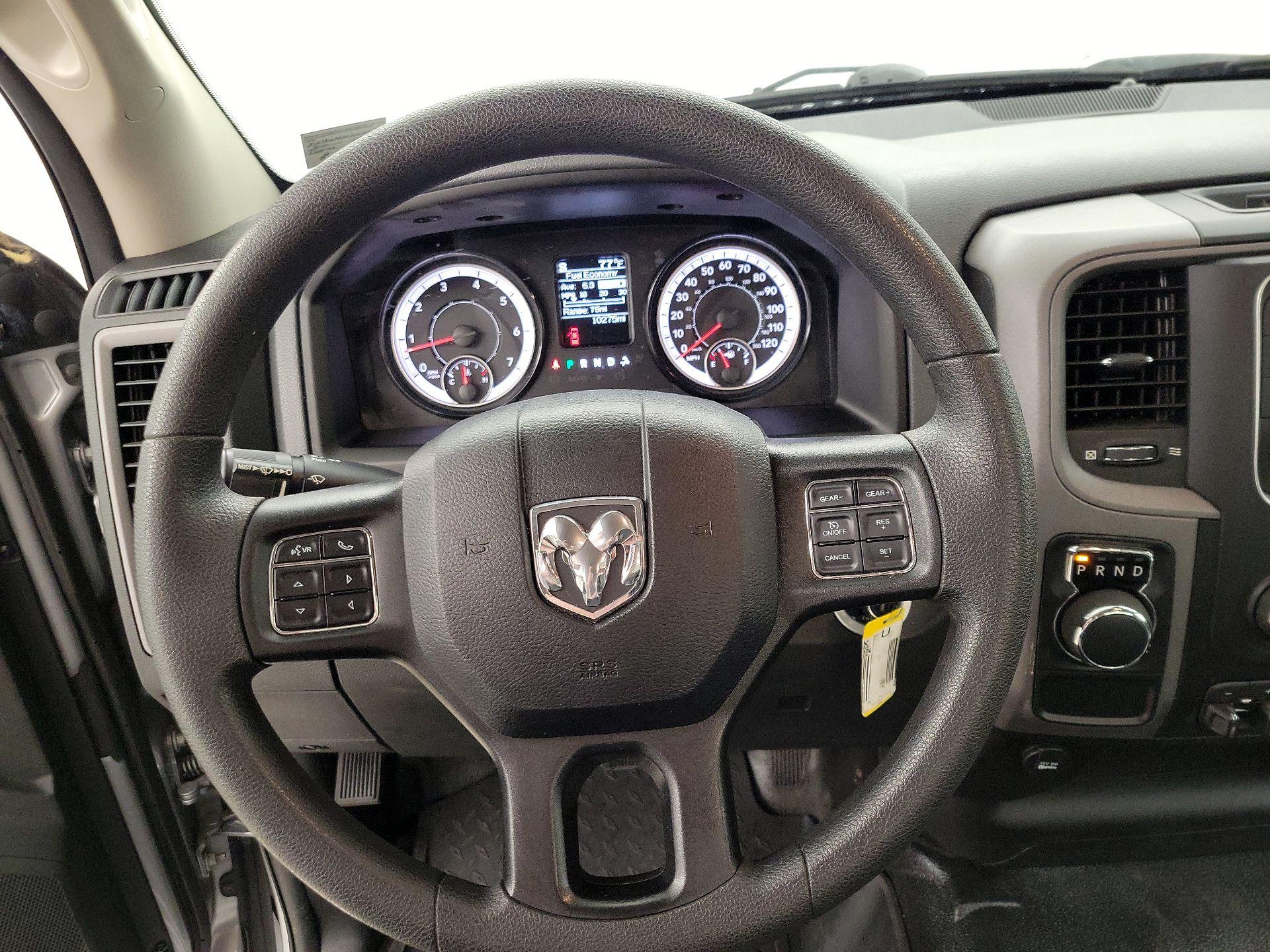 Thumbnail: 2020 RAM 1500 Classic - 10