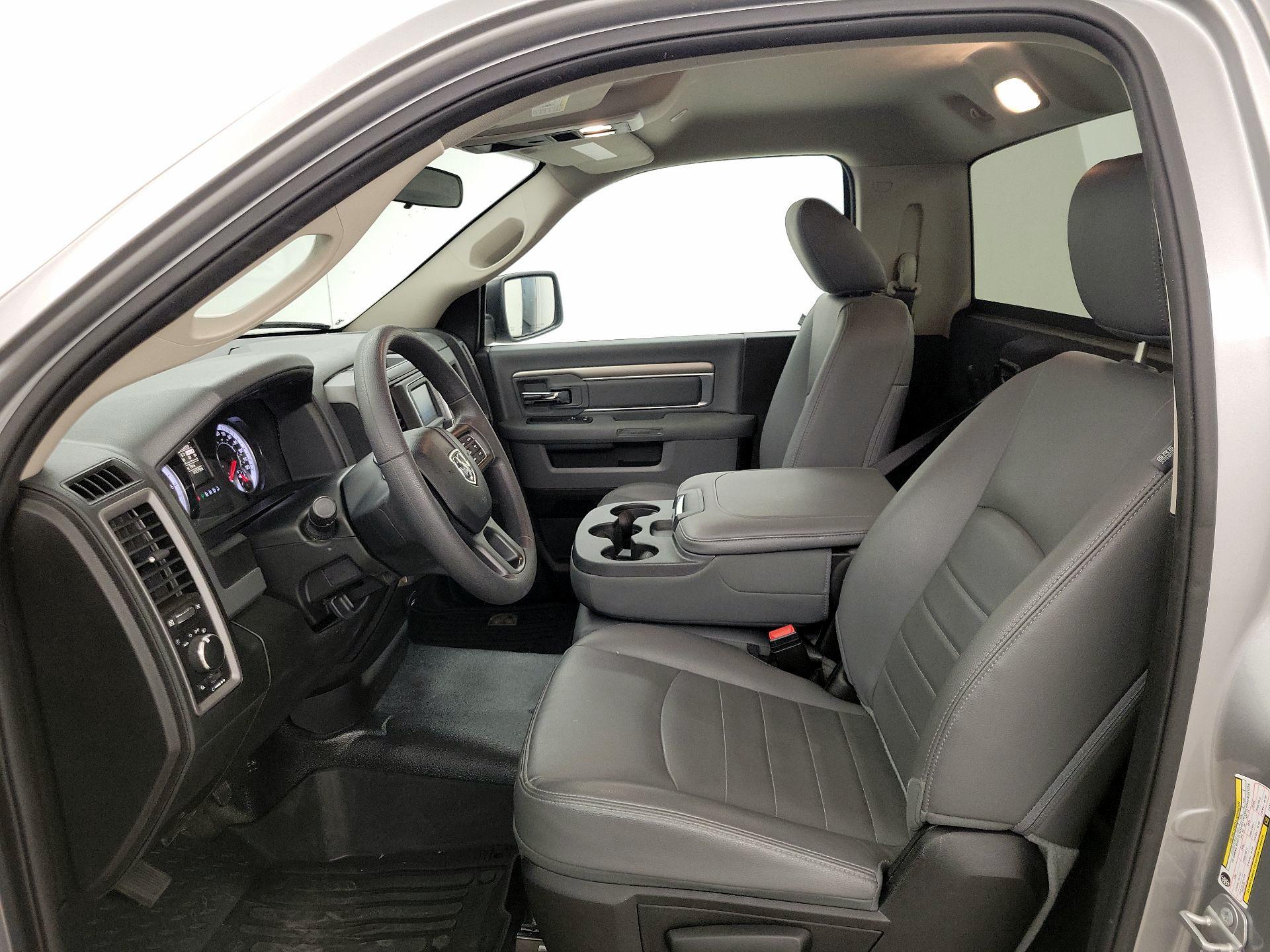 Thumbnail: 2020 RAM 1500 Classic - 11