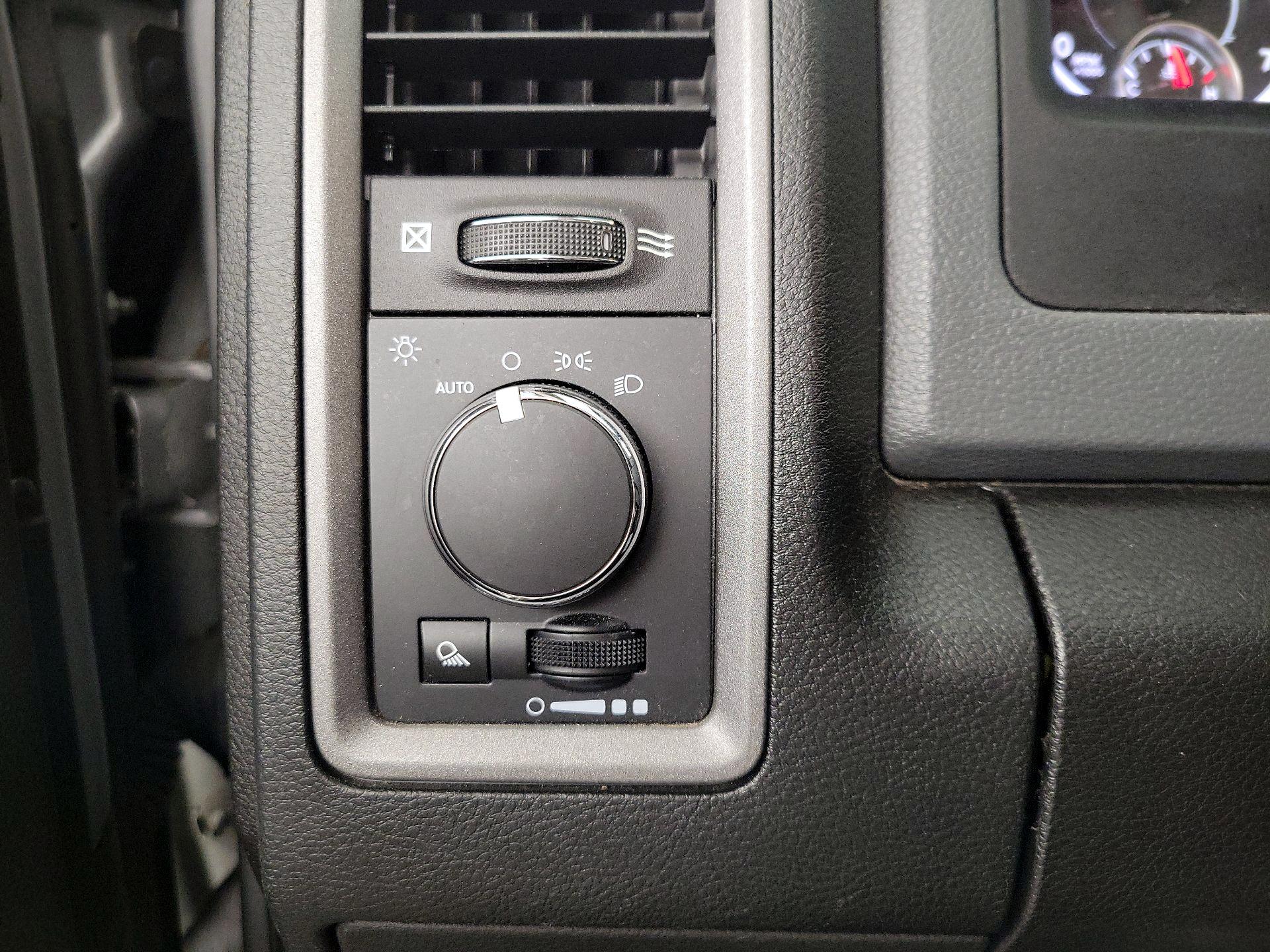 Thumbnail: 2020 RAM 1500 Classic - 13