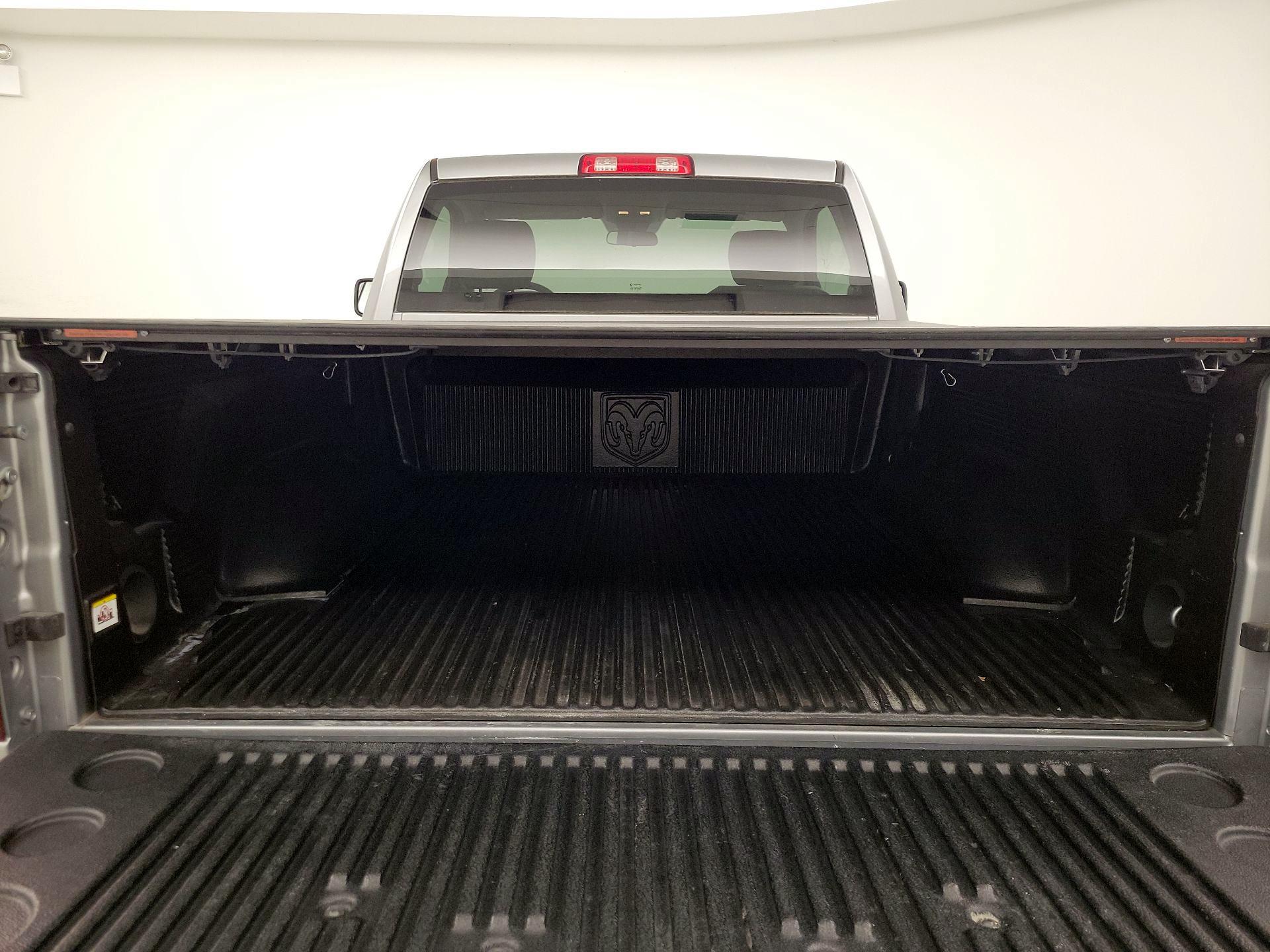 Thumbnail: 2020 RAM 1500 Classic - 18