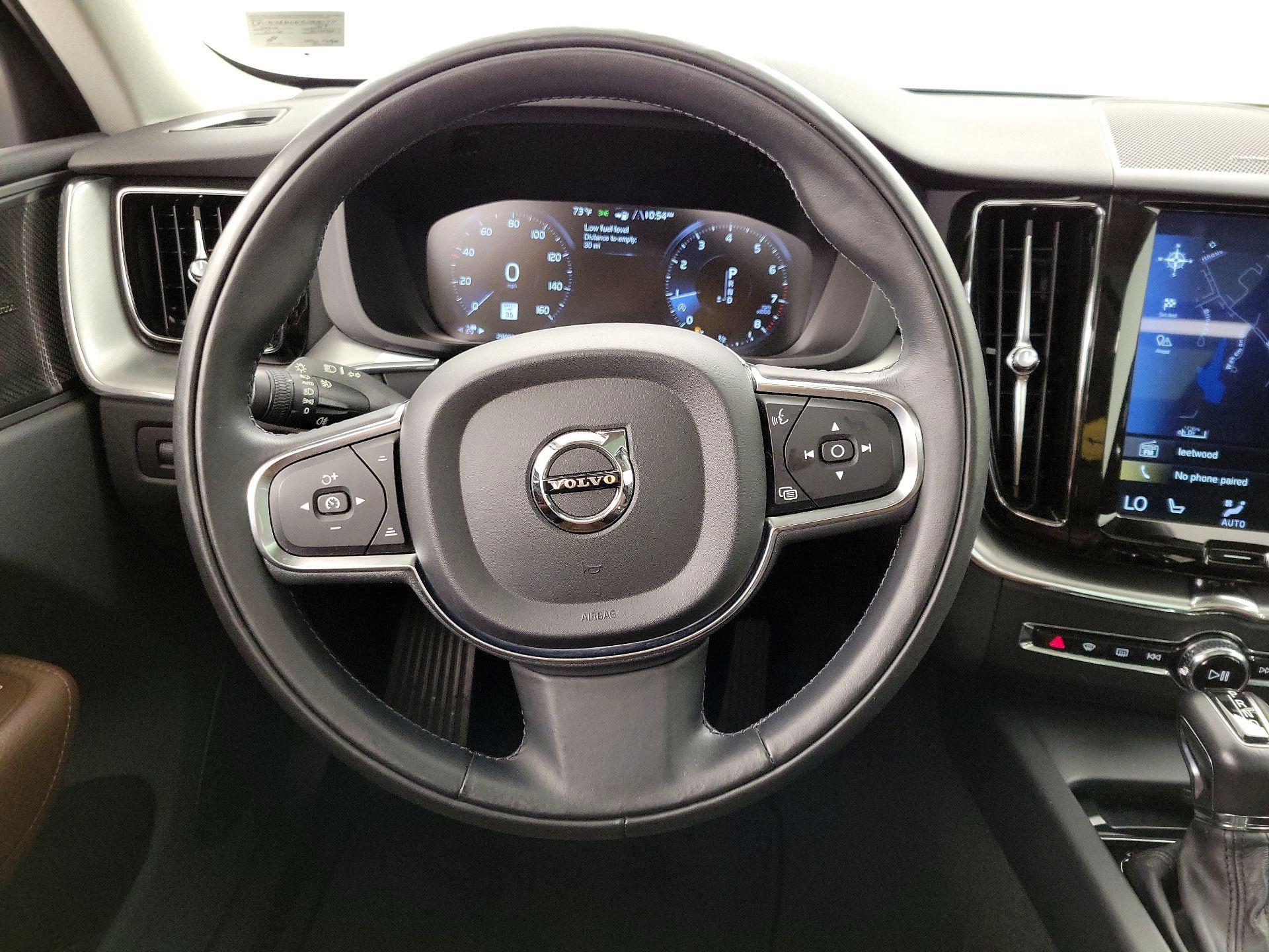 Thumbnail: 2019 Volvo XC60 - 10