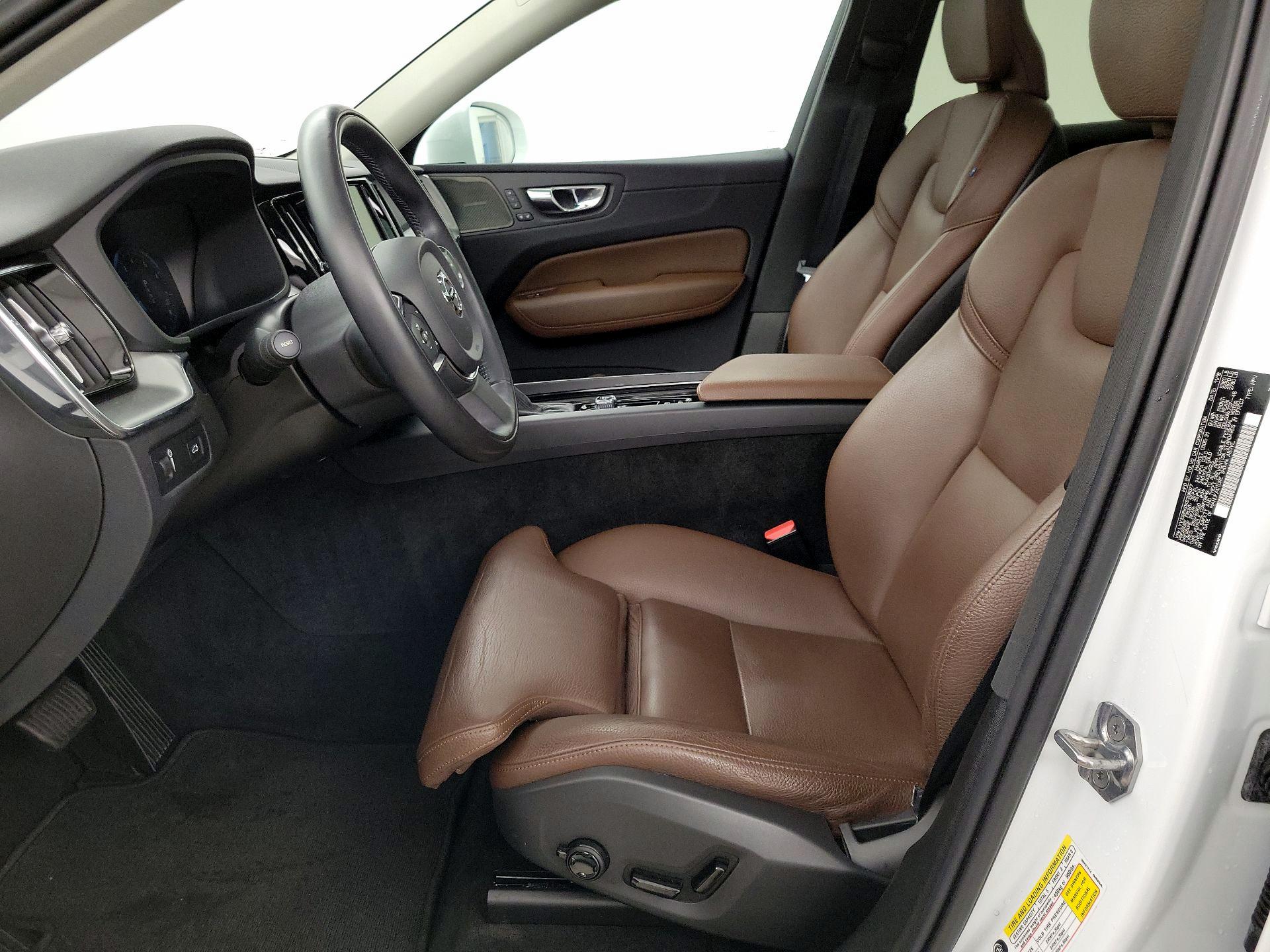 Thumbnail: 2019 Volvo XC60 - 11