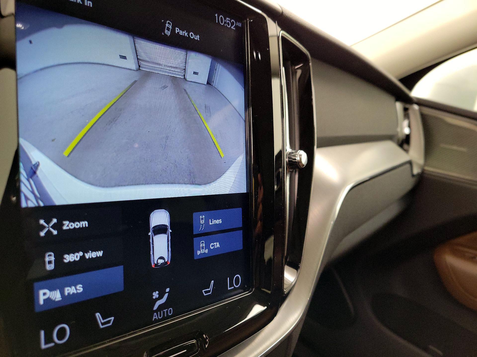Thumbnail: 2019 Volvo XC60 - 15