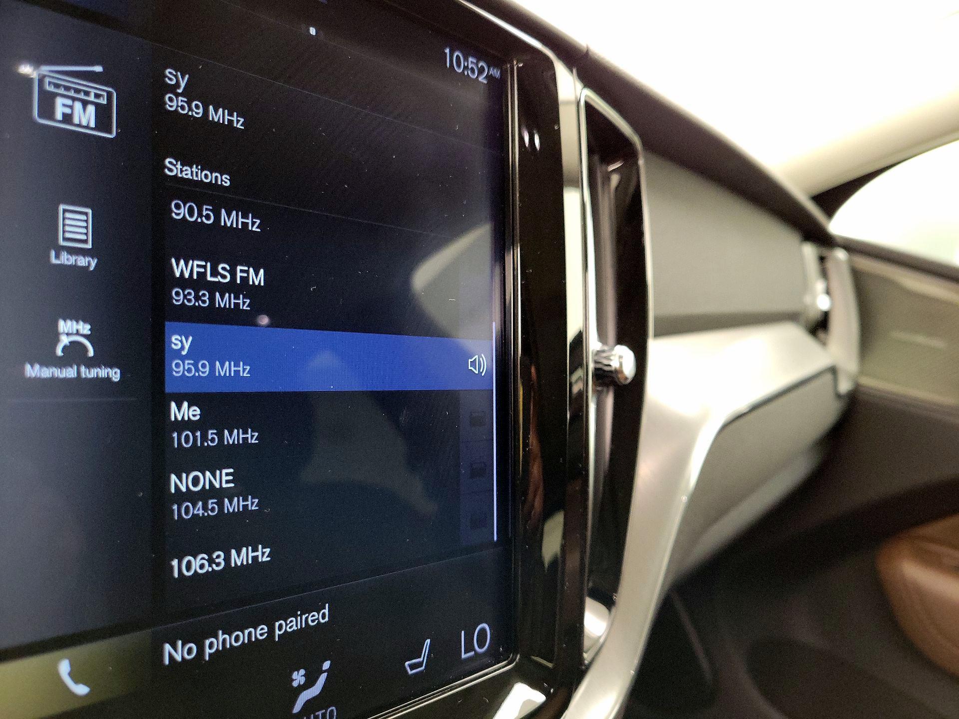 Thumbnail: 2019 Volvo XC60 - 16