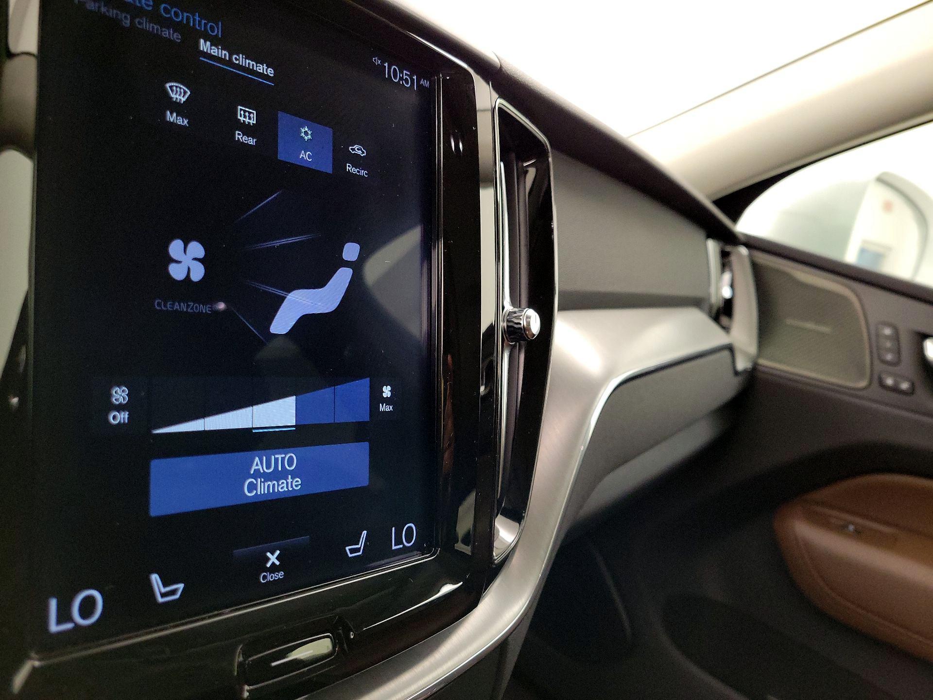 Thumbnail: 2019 Volvo XC60 - 17