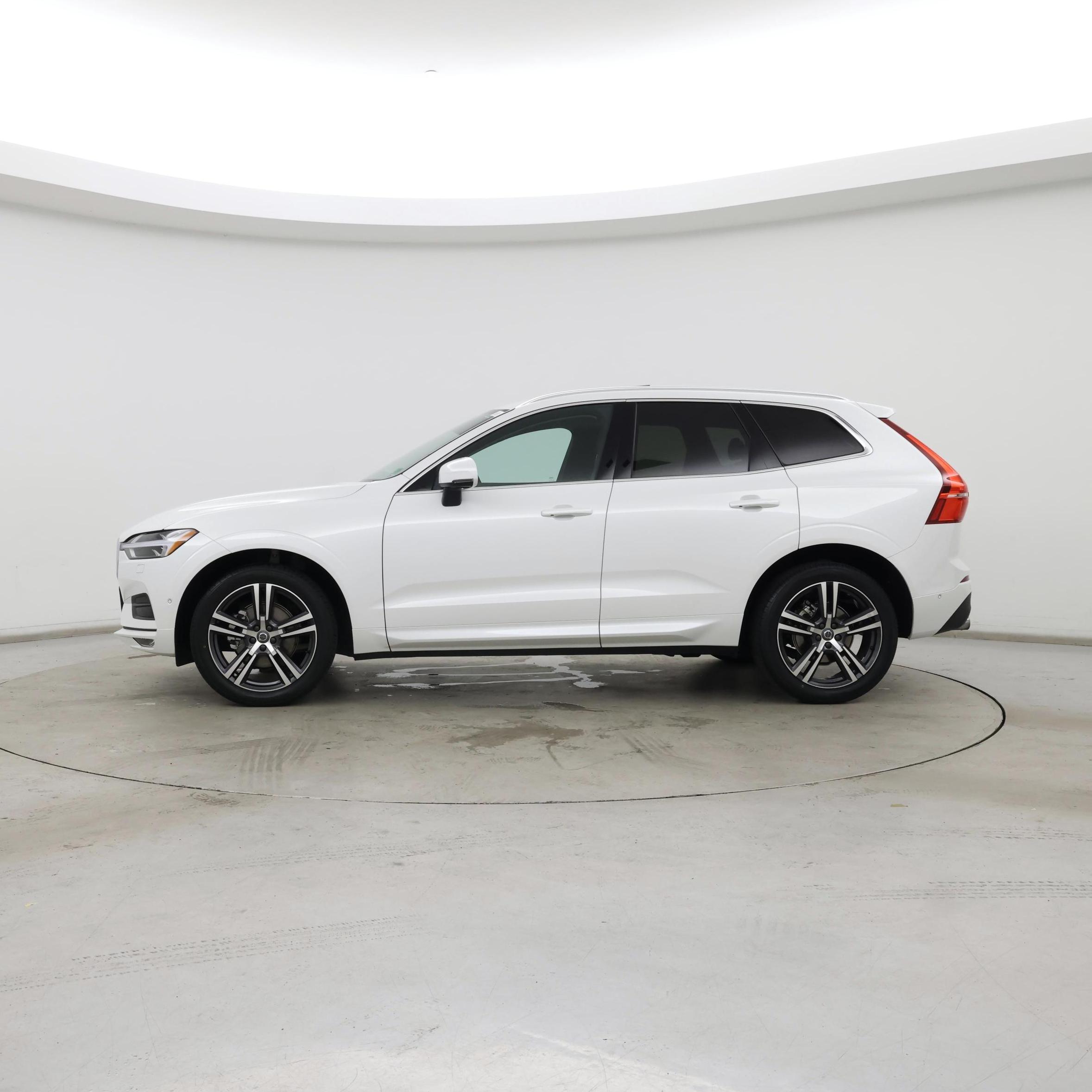 Thumbnail: 2019 Volvo XC60 - 3