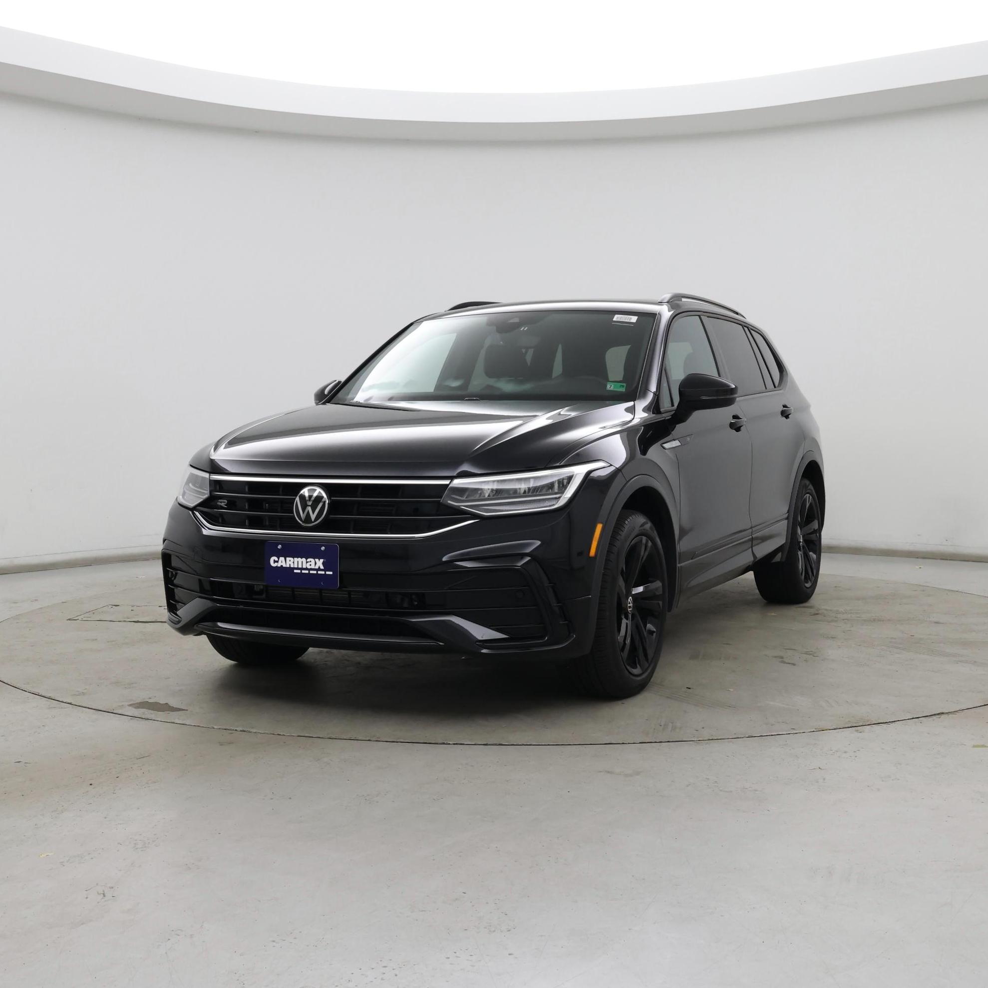 Thumbnail: 2023 Volkswagen Tiguan - 4