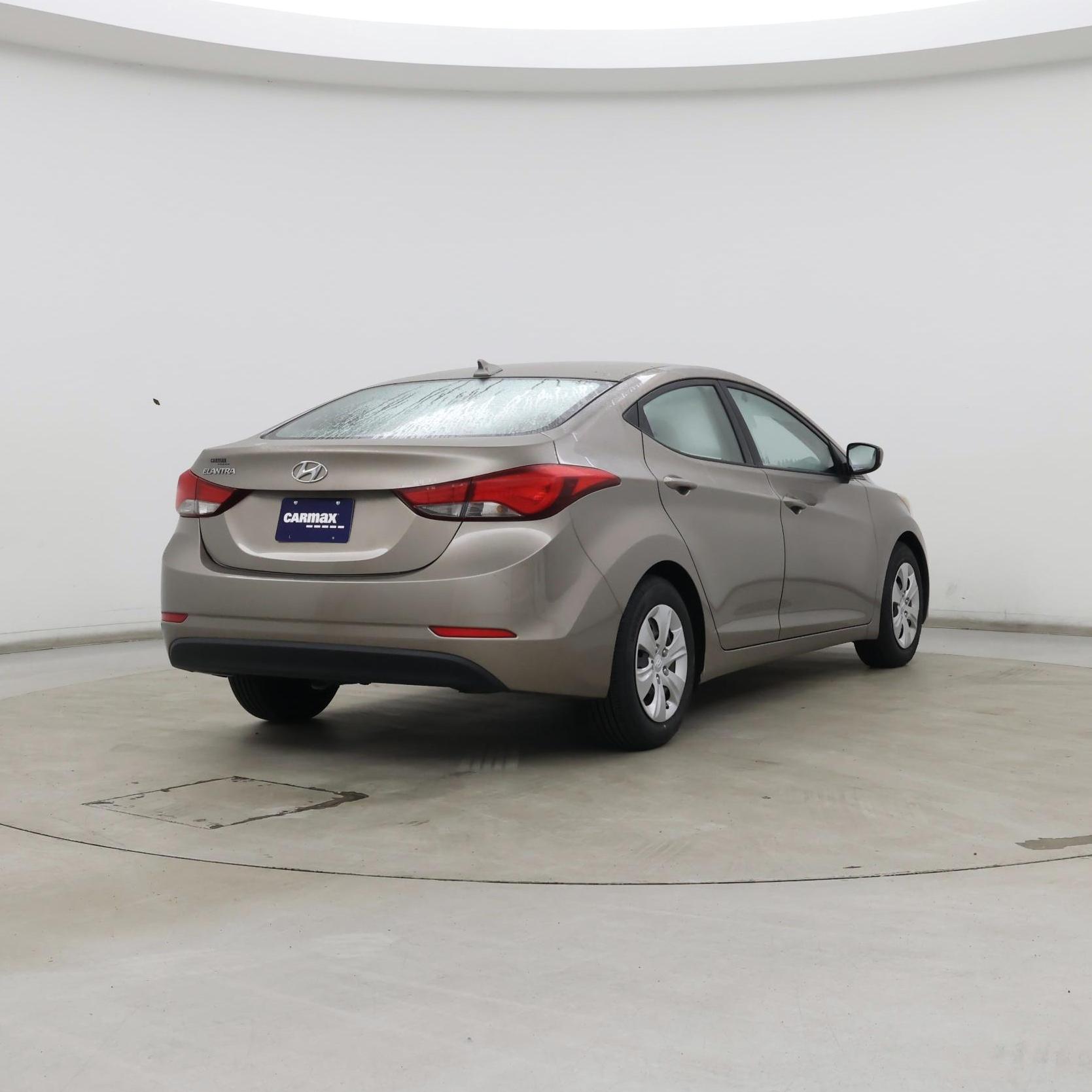 Thumbnail: 2016 Hyundai Elantra - 8