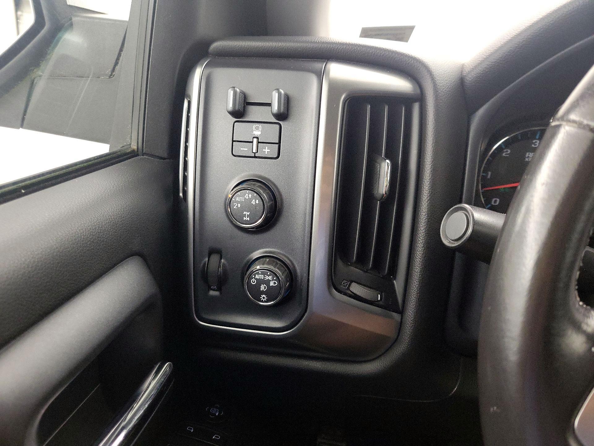 Thumbnail: 2015 Chevrolet Silverado 1500 - 13