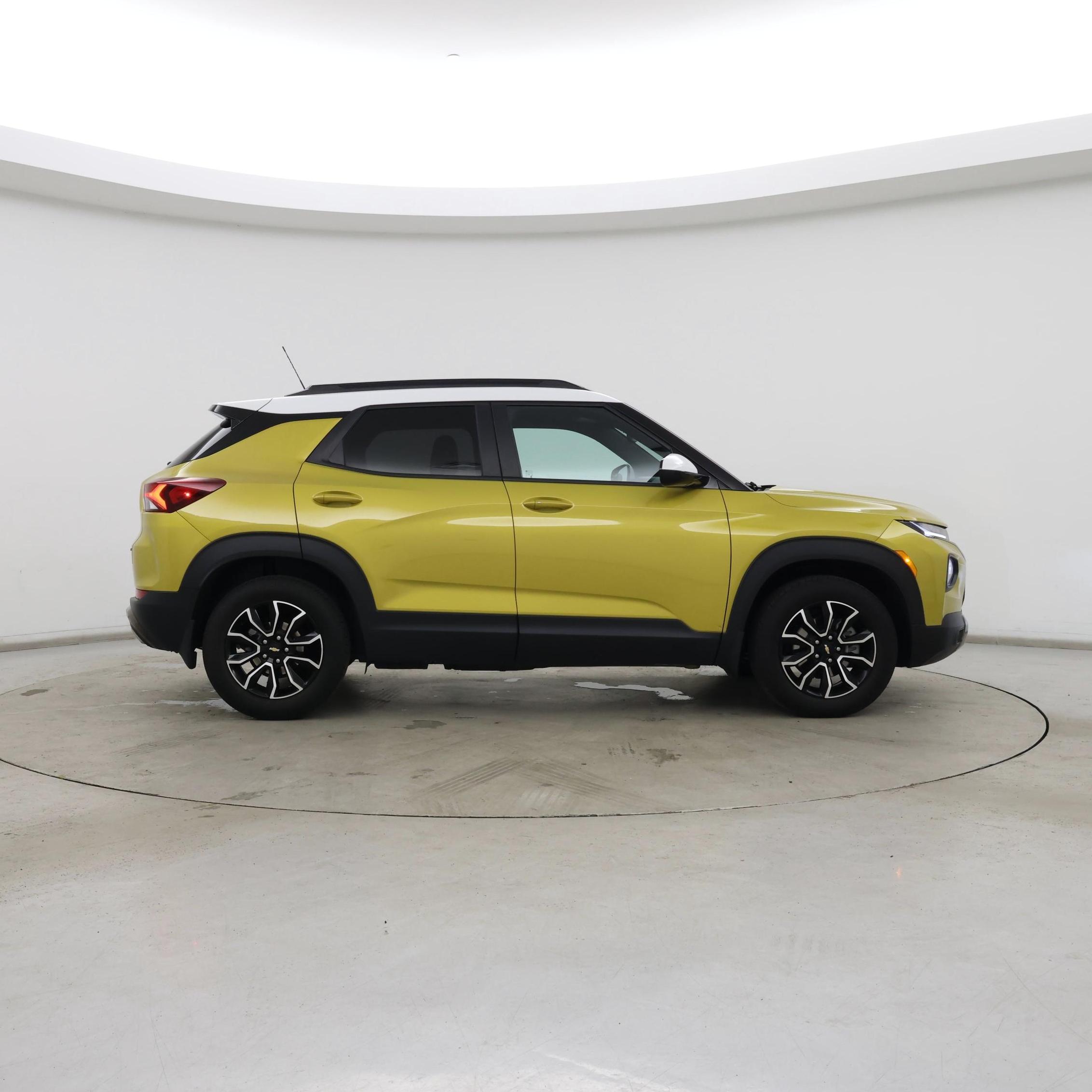 Thumbnail: 2023 Chevrolet TrailBlazer - 7