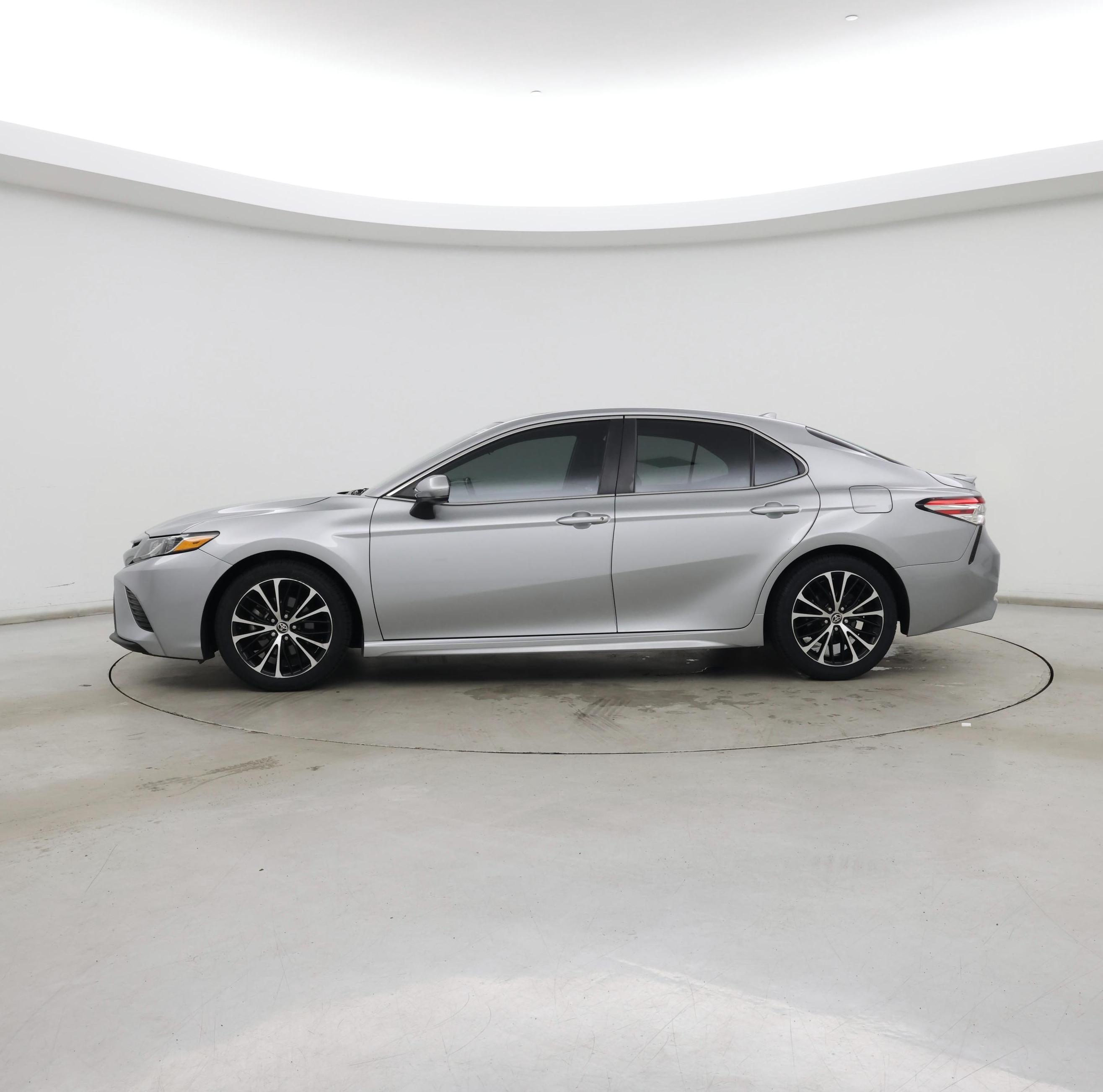 Thumbnail: 2020 Toyota Camry - 3