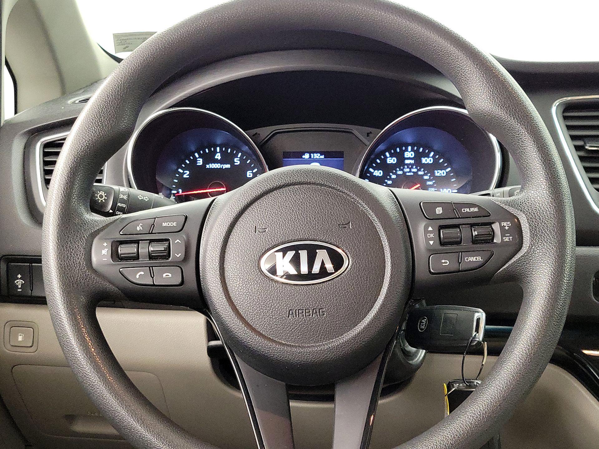 Thumbnail: 2021 Kia Sedona - 10