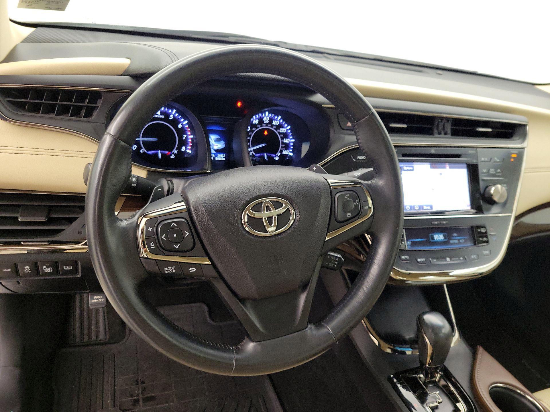Thumbnail: 2015 Toyota Avalon - 10