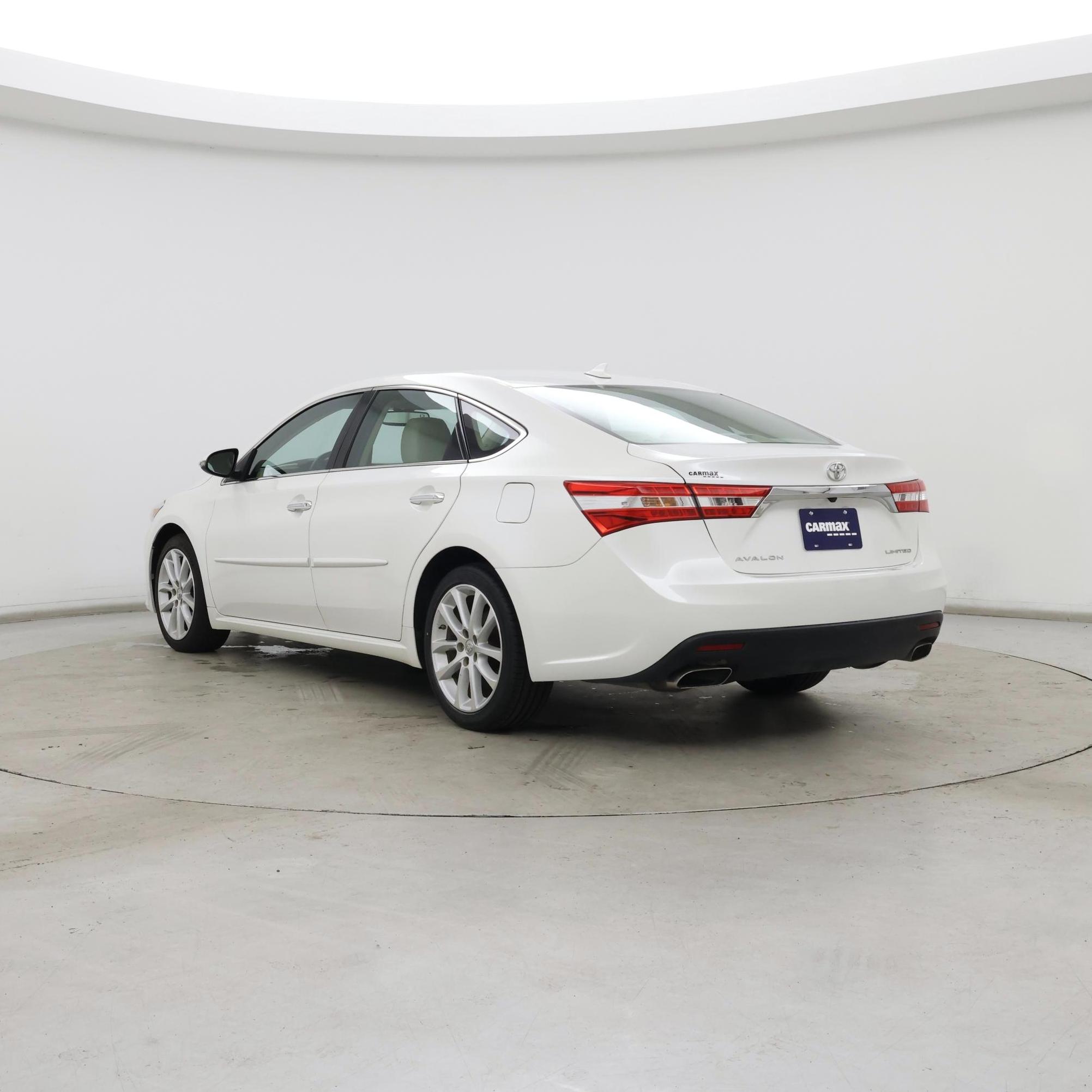 Thumbnail: 2015 Toyota Avalon - 2
